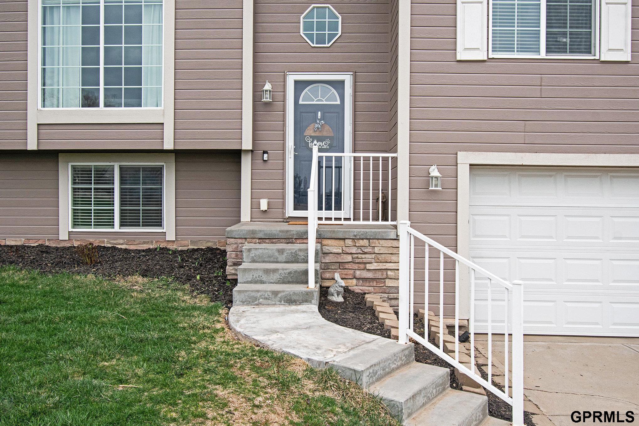 7815 S 72nd Avenue Circle, La Vista, Nebraska image 4
