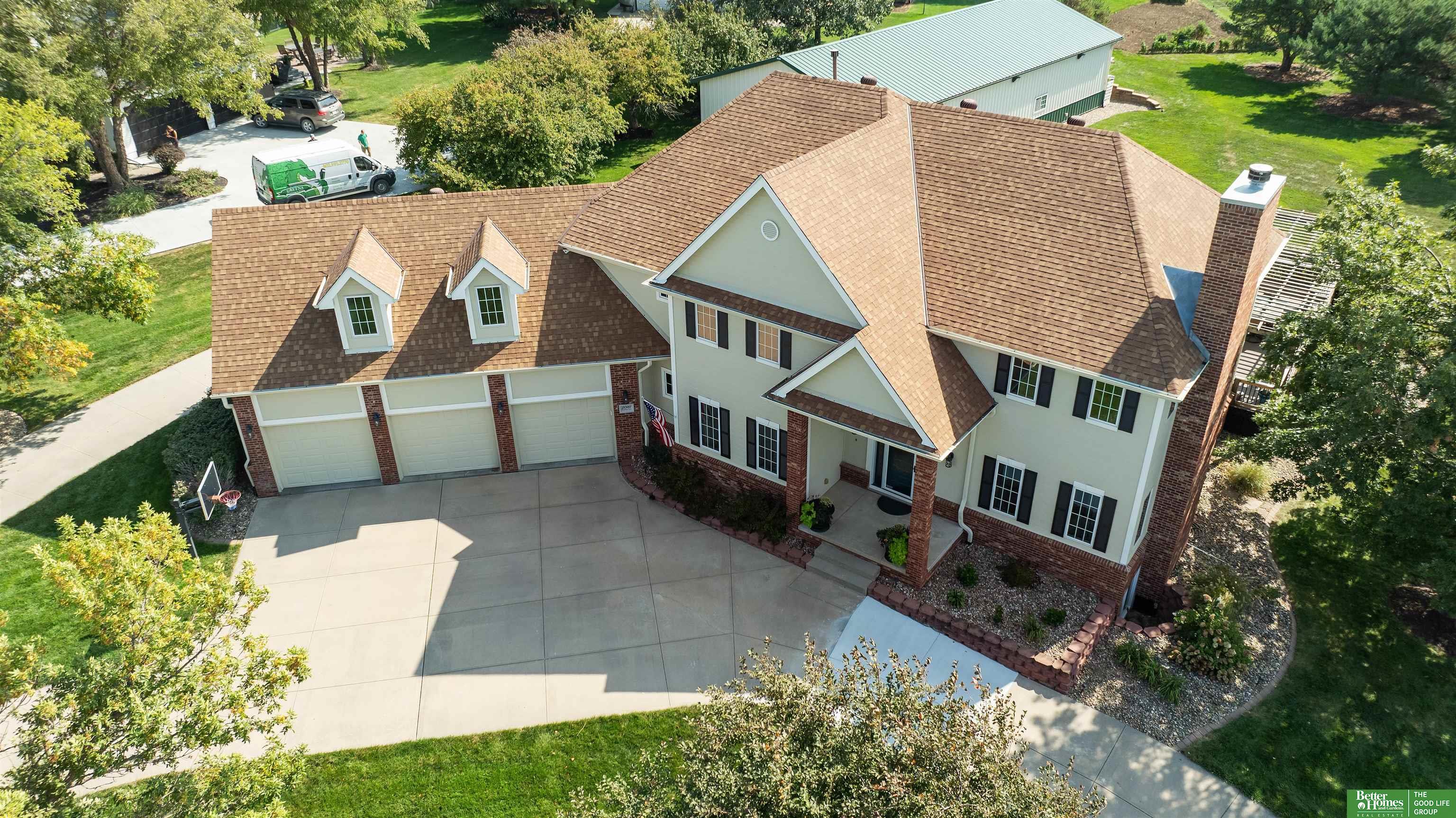 20181 Woodridge Drive, Gretna, Nebraska image 2