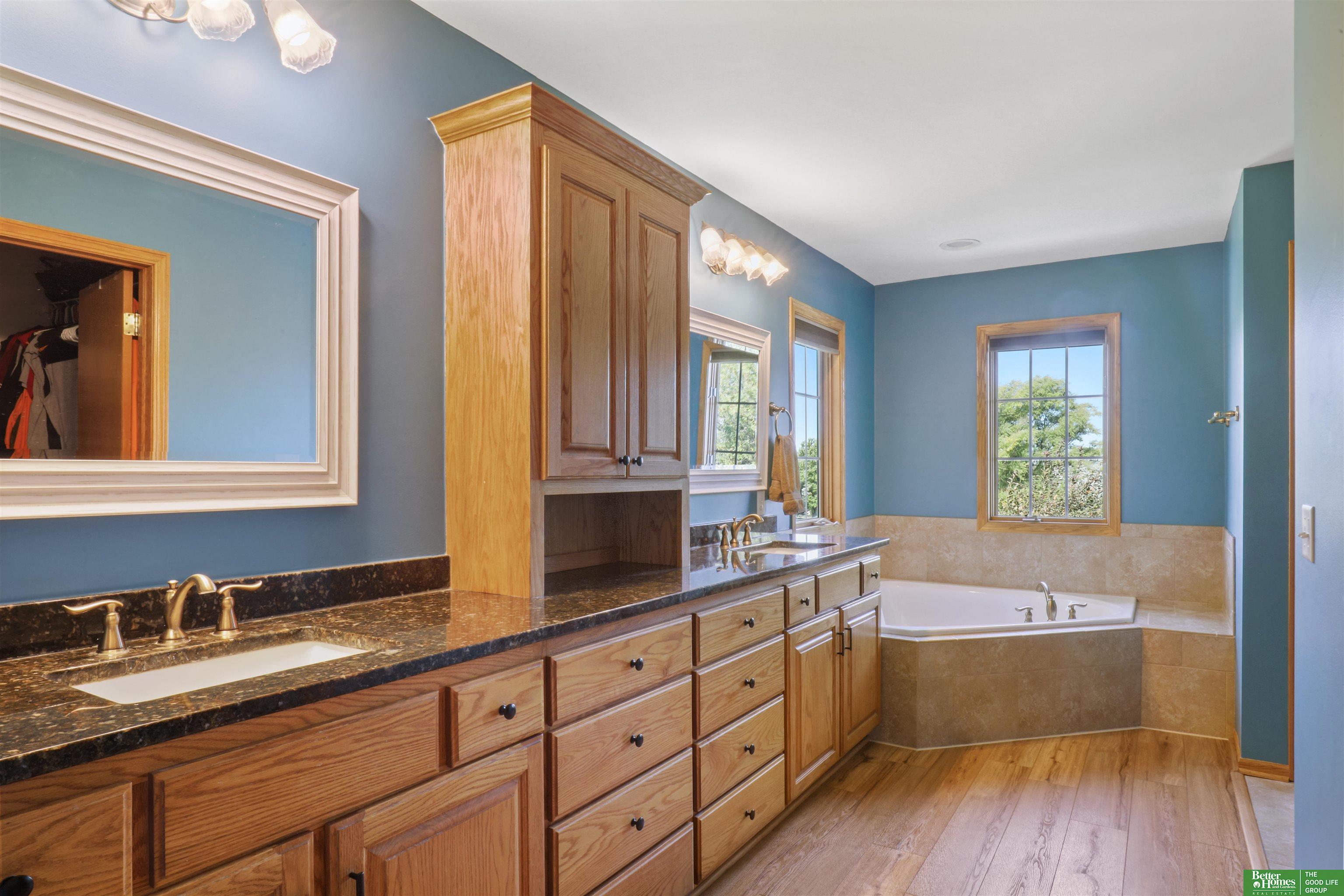 20181 Woodridge Drive, Gretna, Nebraska image 30