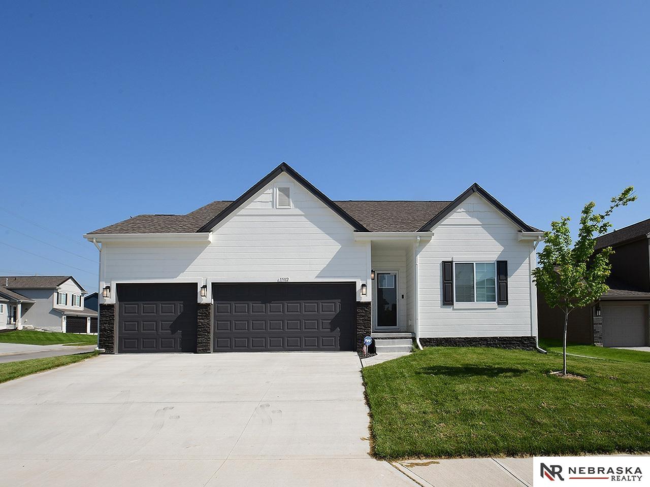 11312 Horizon Circle, Papillion, Nebraska image 1