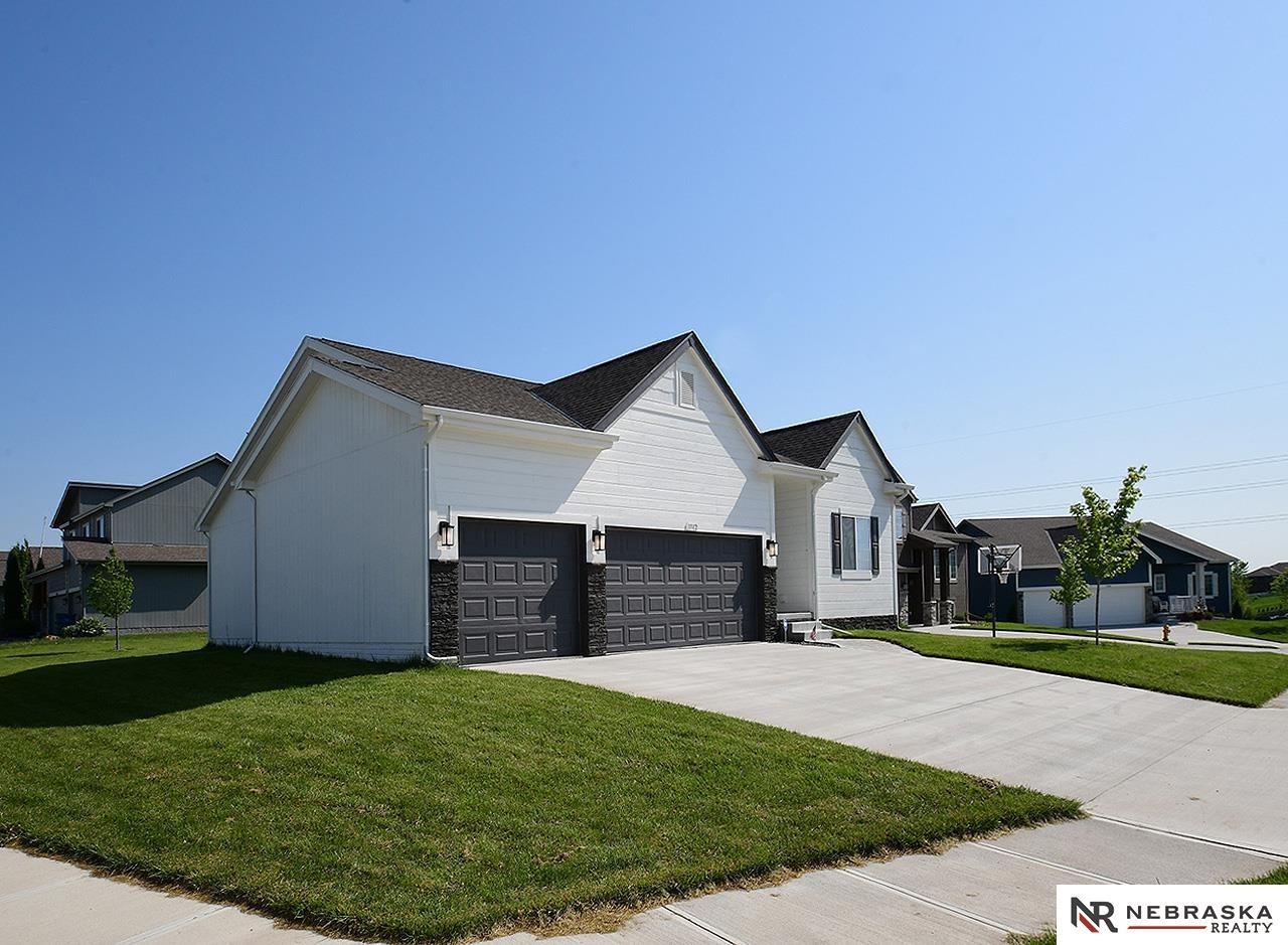 11312 Horizon Circle, Papillion, Nebraska image 3