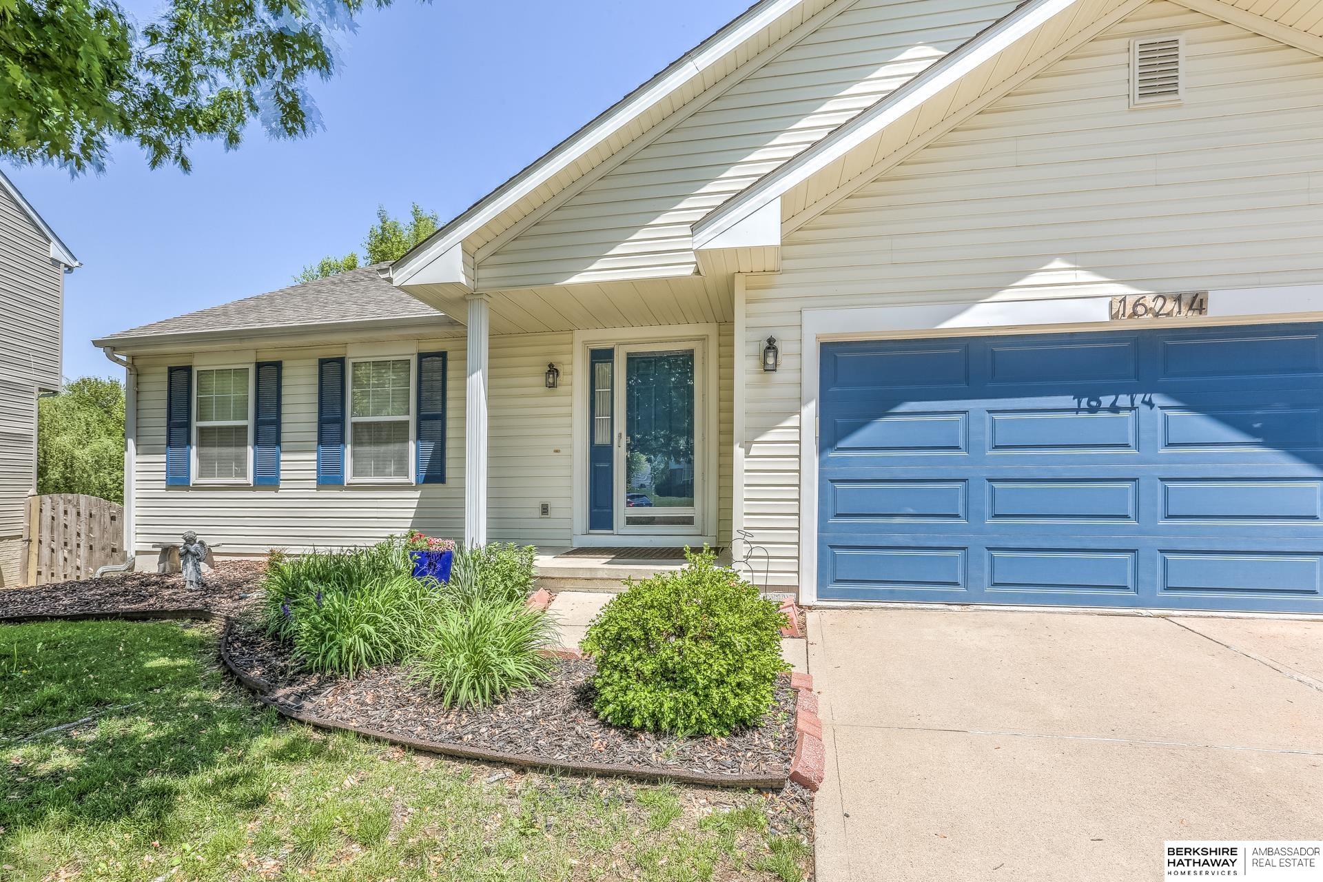 16214 Erskine Circle, Omaha, Nebraska image 2
