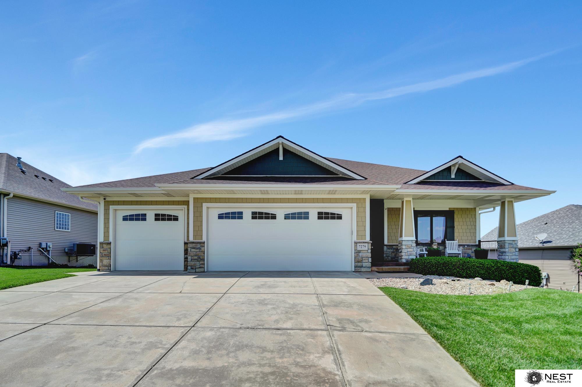 7279 Hidden Valley Drive, Lincoln