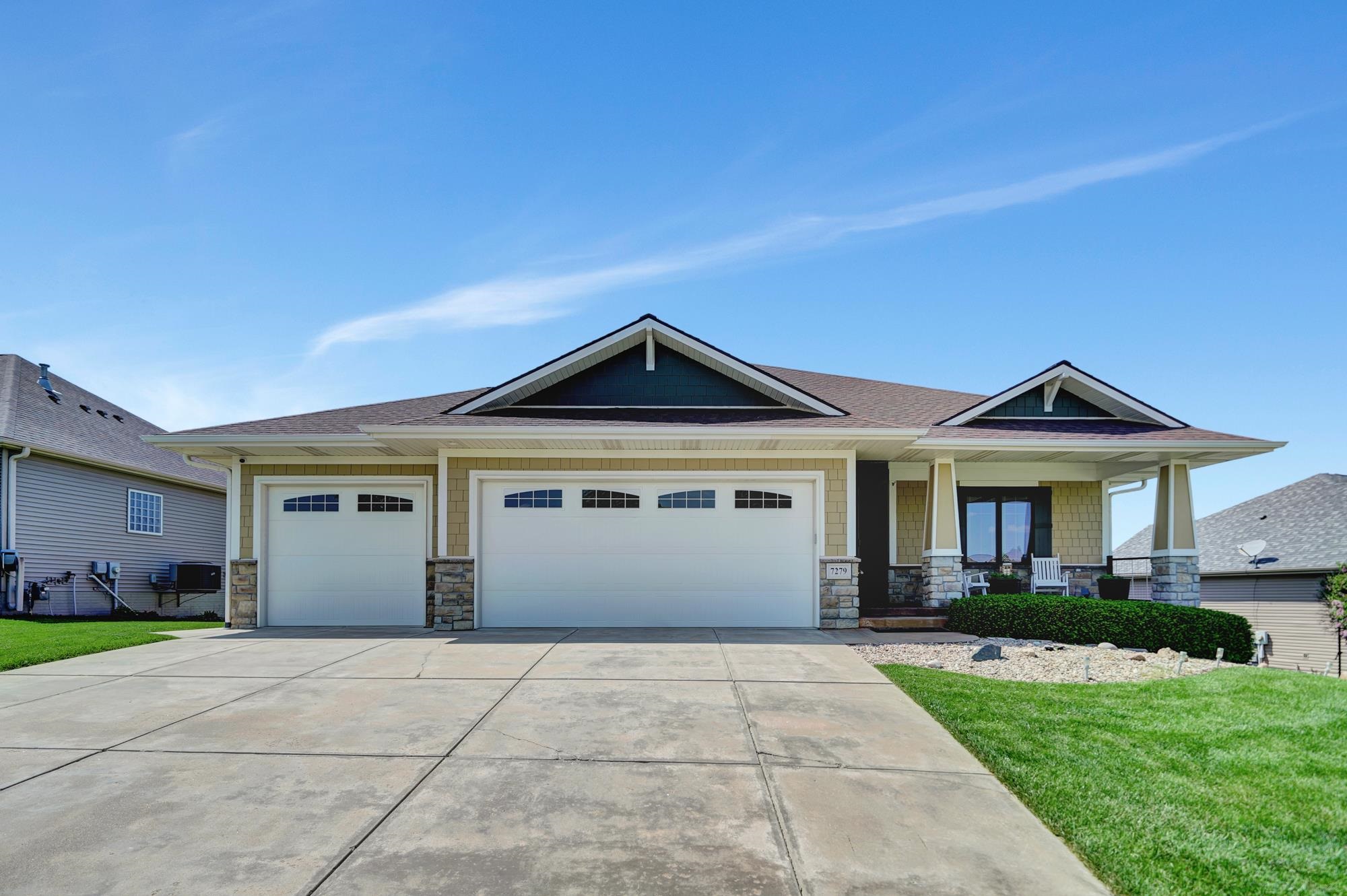 7279 Hidden Valley Drive, Lincoln