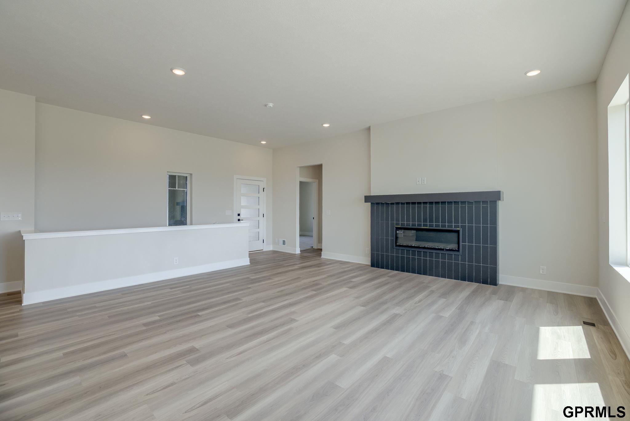 20137 R Street, Omaha, Nebraska image 2