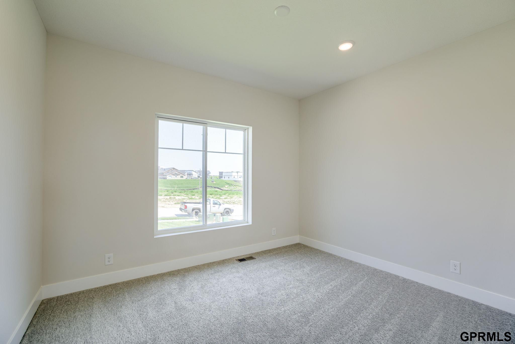 20137 R Street, Omaha, Nebraska image 14