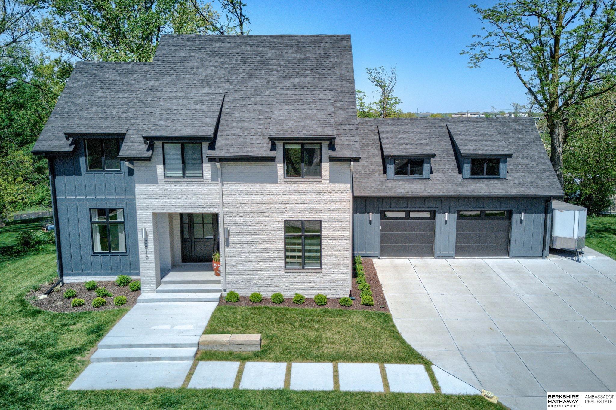 8616 Broadmoor Drive, Omaha, Nebraska image 1