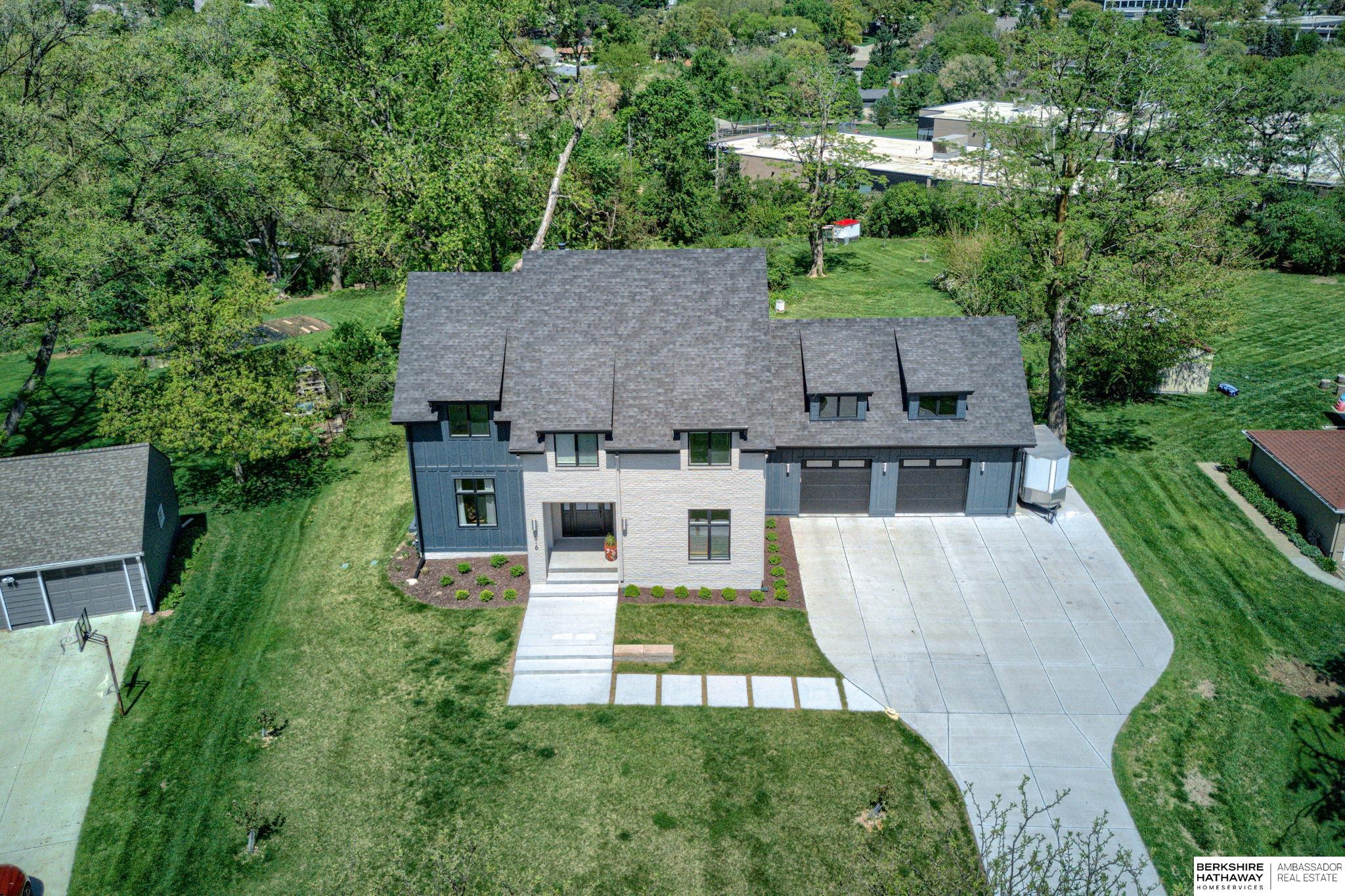 8616 Broadmoor Drive, Omaha, Nebraska image 2