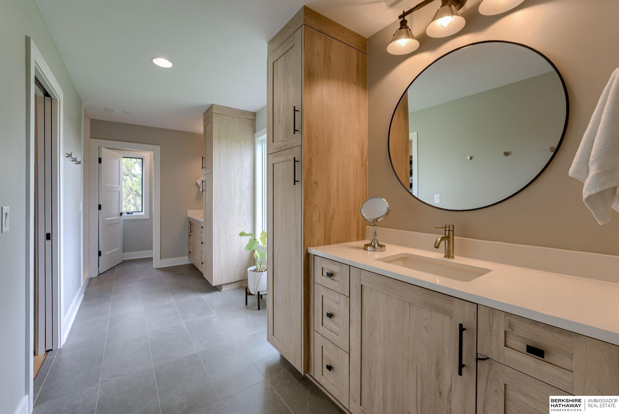 8616 Broadmoor Drive, Omaha, Nebraska image 24