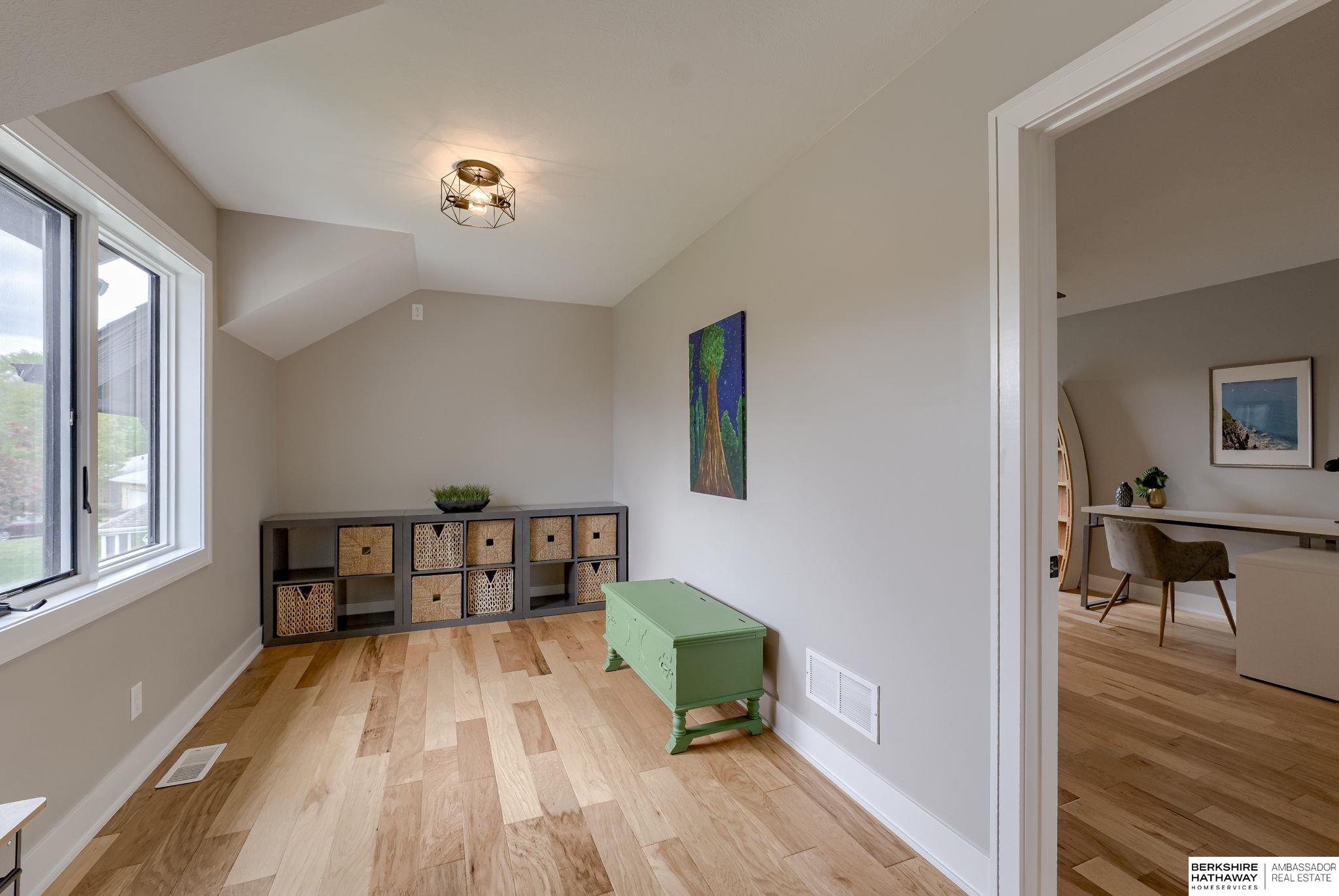 8616 Broadmoor Drive, Omaha, Nebraska image 30