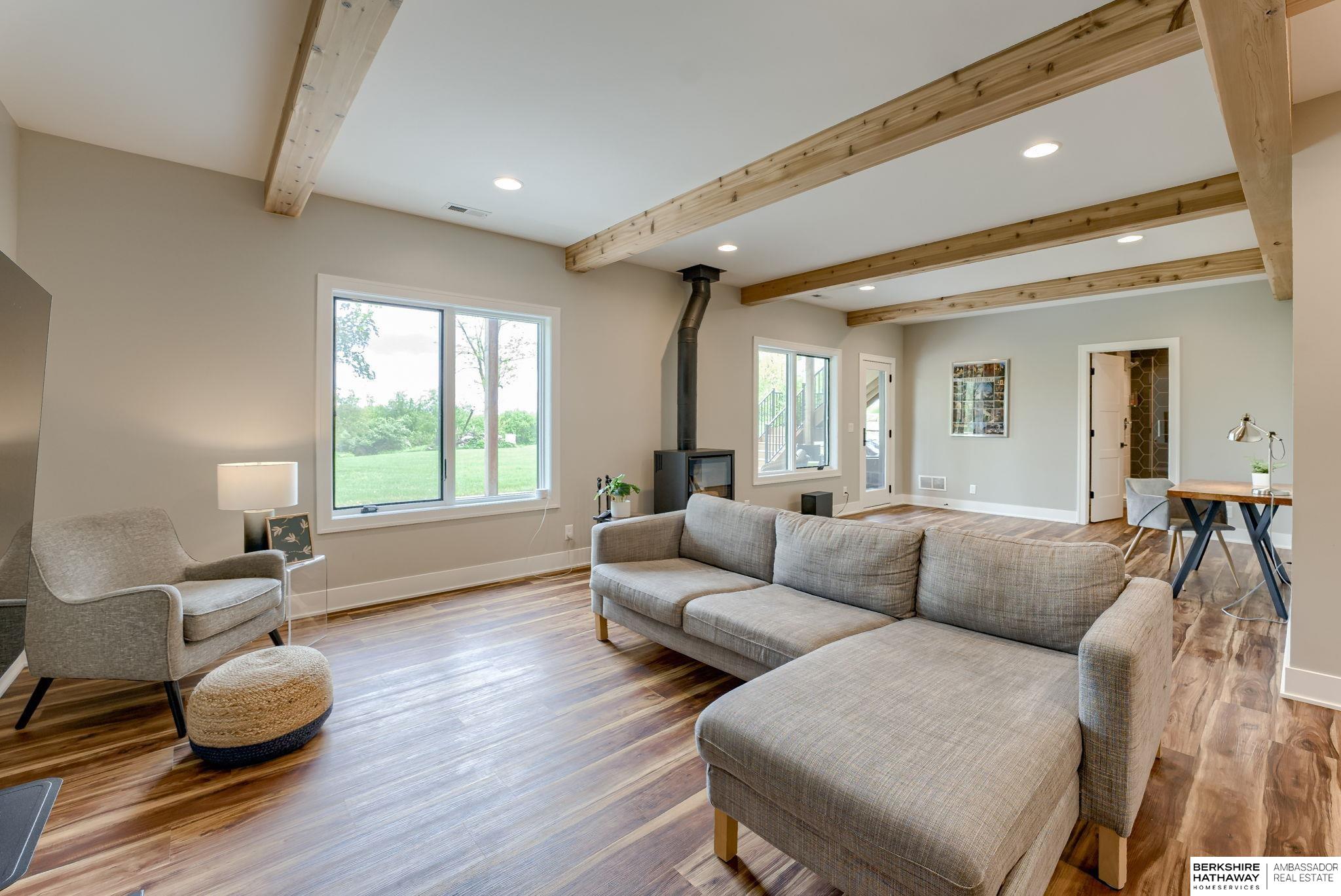 8616 Broadmoor Drive, Omaha, Nebraska image 39