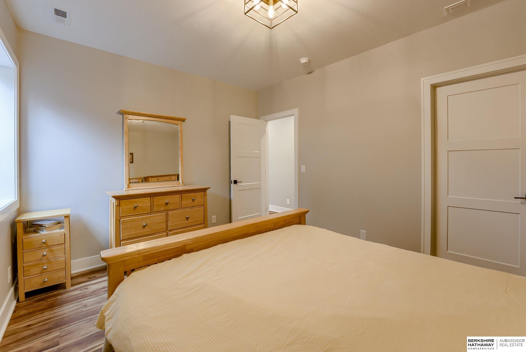 8616 Broadmoor Drive, Omaha, Nebraska image 46