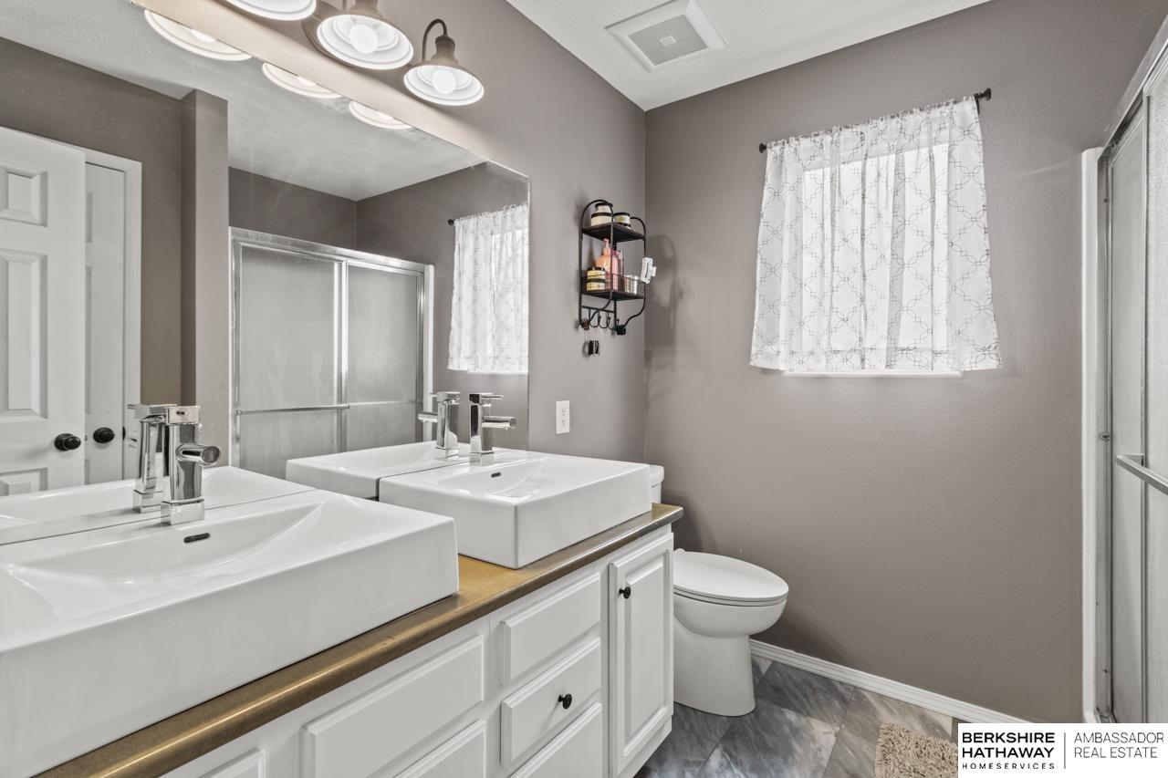 20129 Wolfs Street, Elkhorn, Nebraska image 19