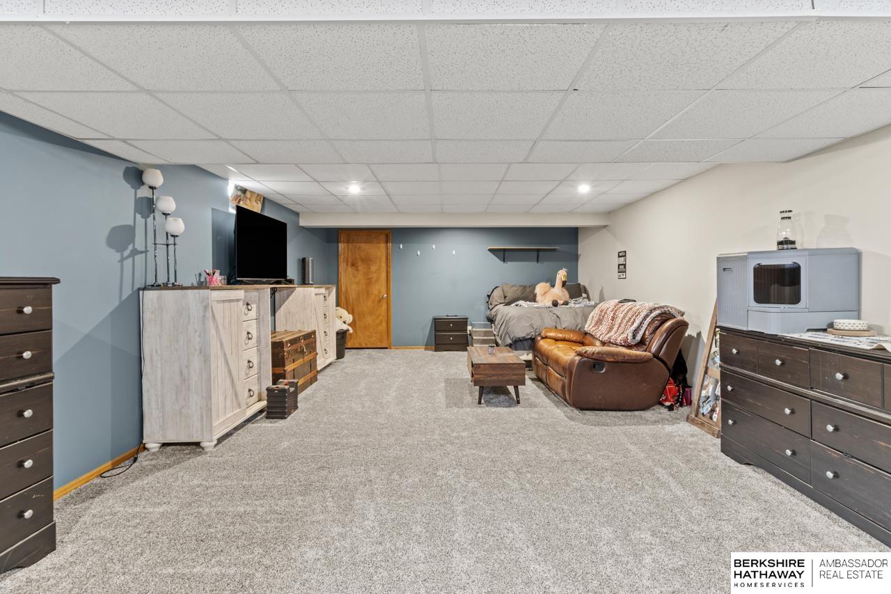 20129 Wolfs Street, Elkhorn, Nebraska image 21