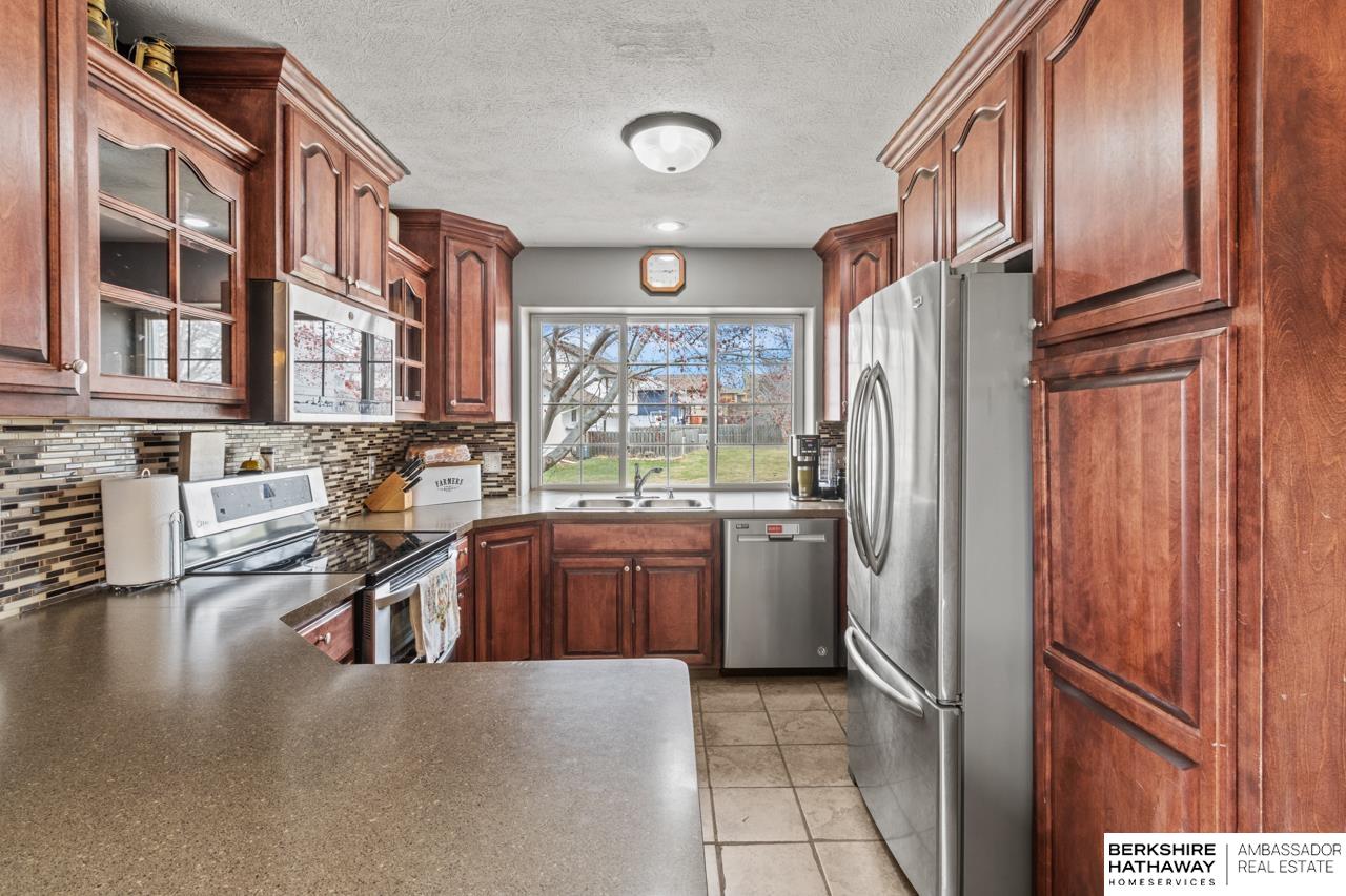 20129 Wolfs Street, Elkhorn, Nebraska image 6