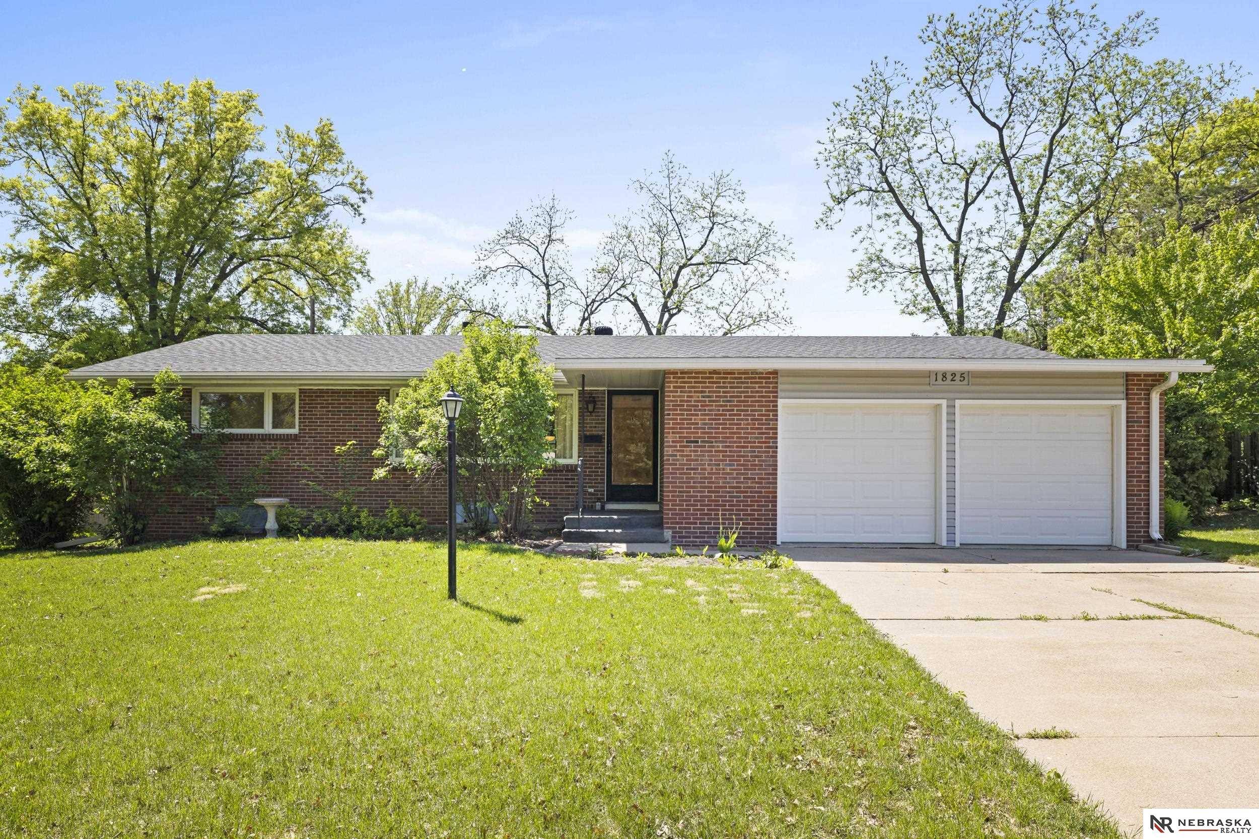 1825 Morningside Drive, Lincoln, Nebraska image 1