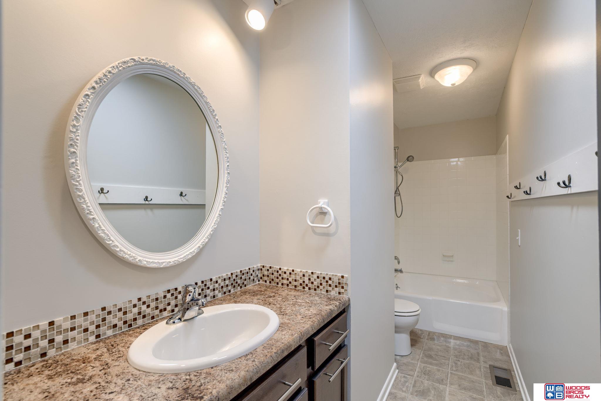 7320 Briarhurst Drive, Lincoln, Nebraska image 25
