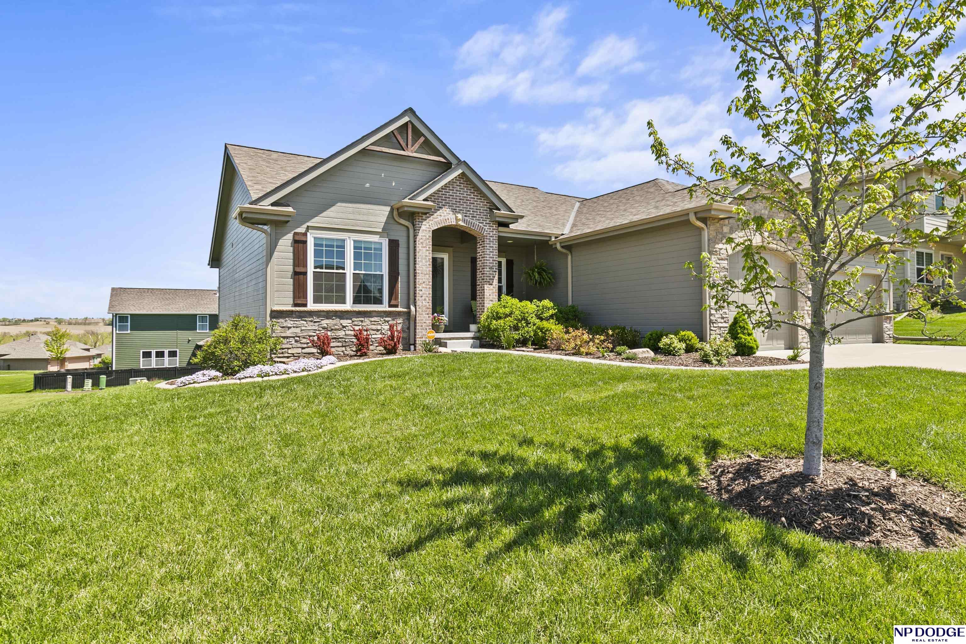 9823 Rosewater Parkway, Bennington, Nebraska image 2