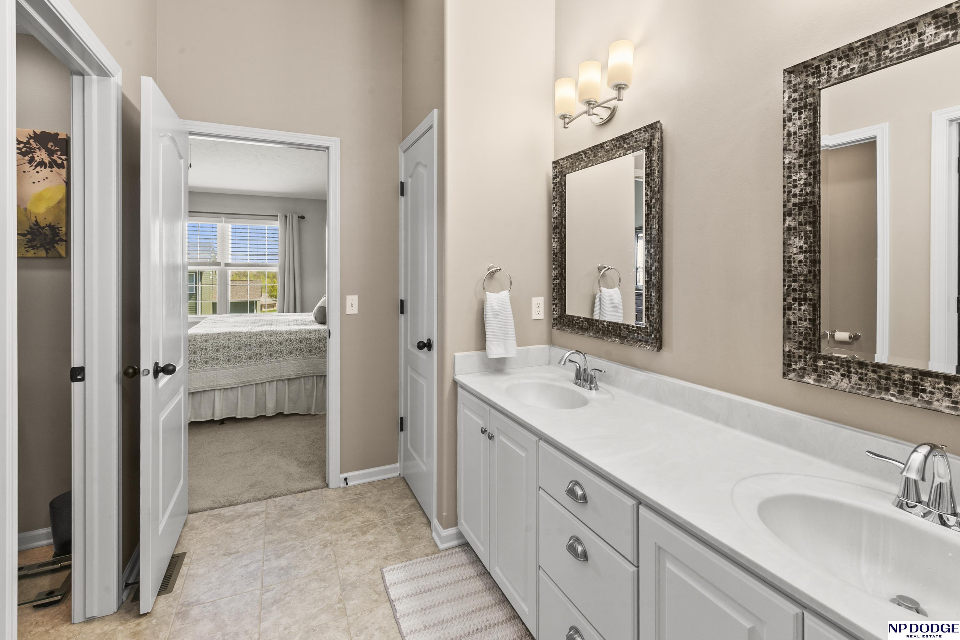 9823 Rosewater Parkway, Bennington, Nebraska image 24