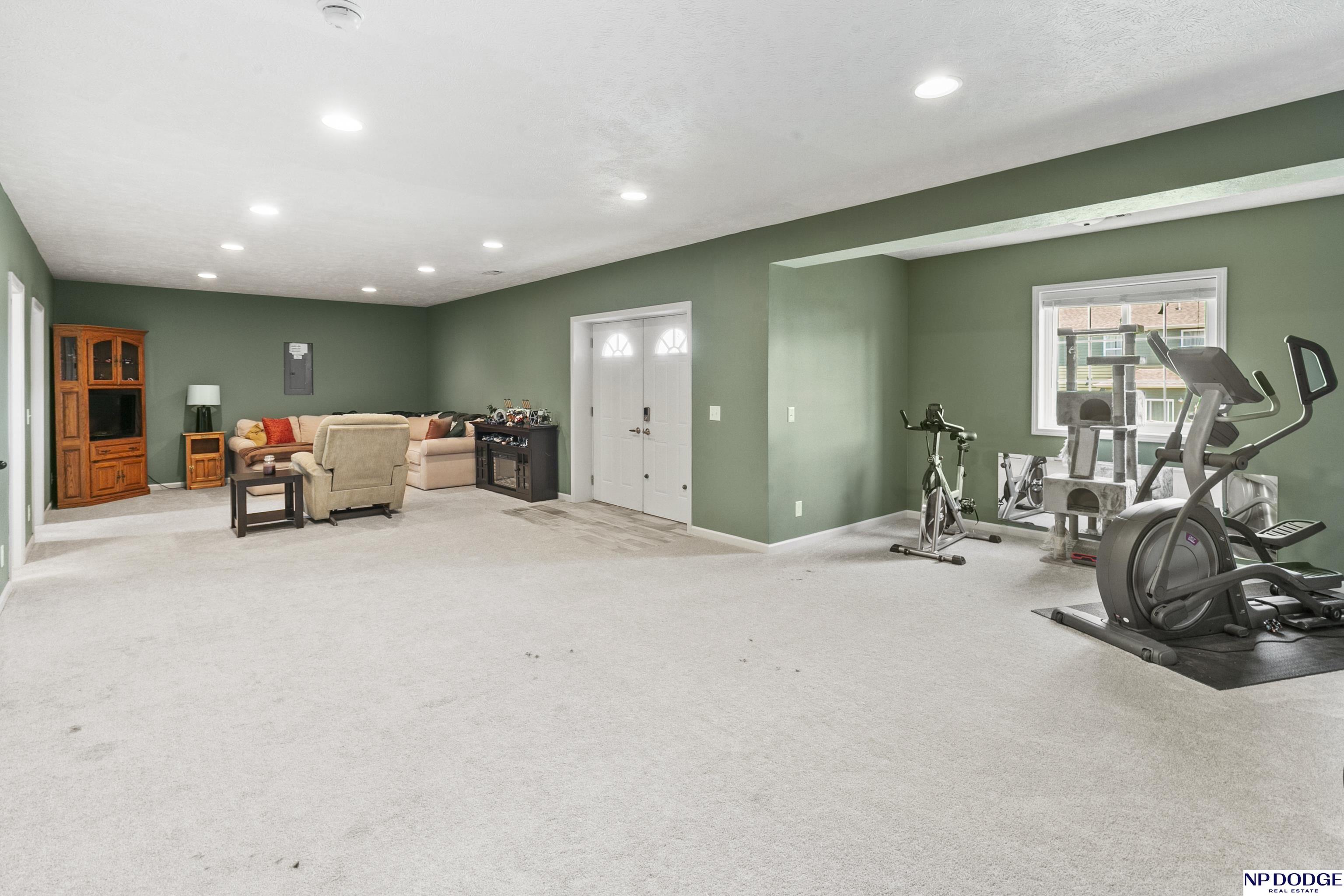 9823 Rosewater Parkway, Bennington, Nebraska image 31