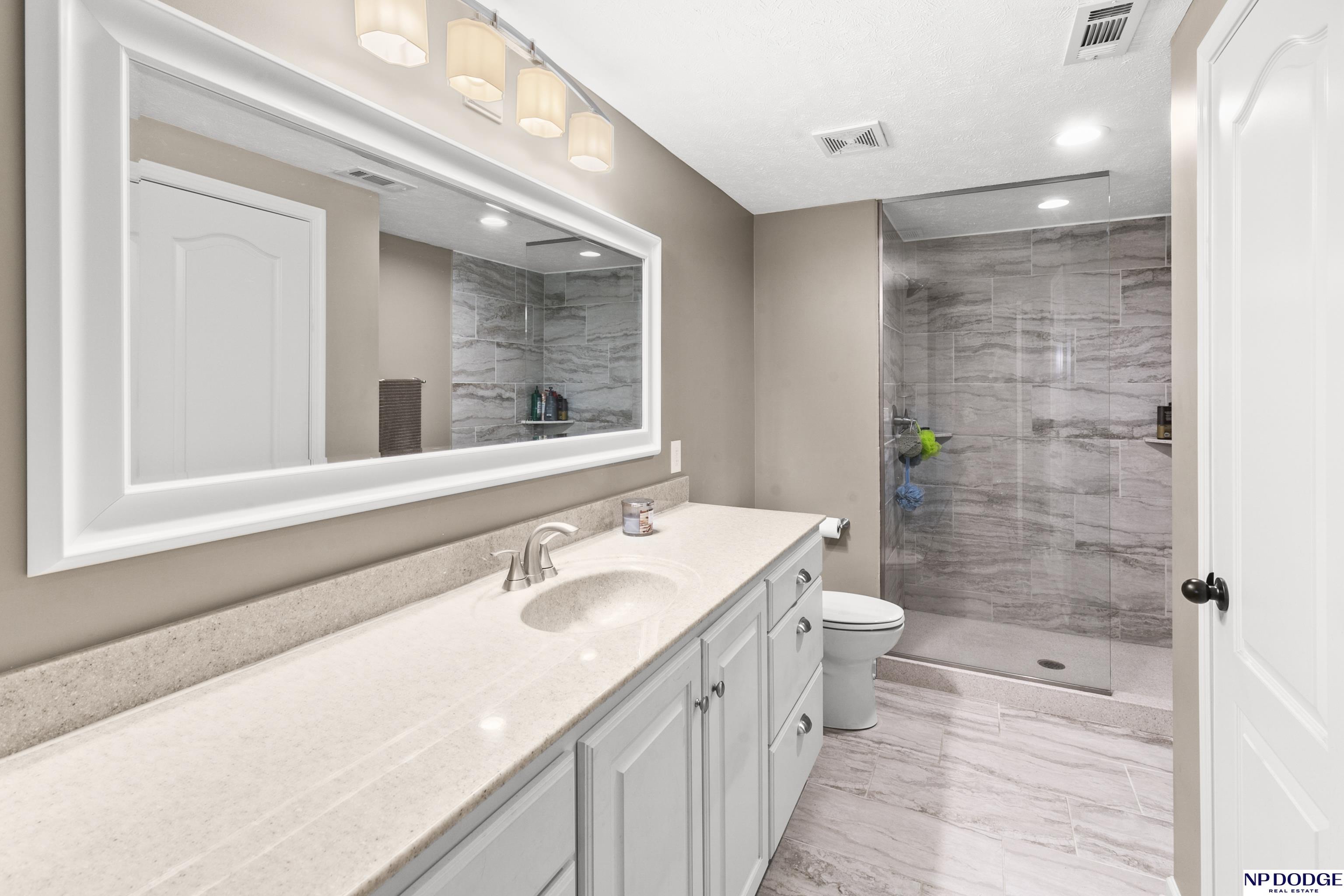 9823 Rosewater Parkway, Bennington, Nebraska image 33