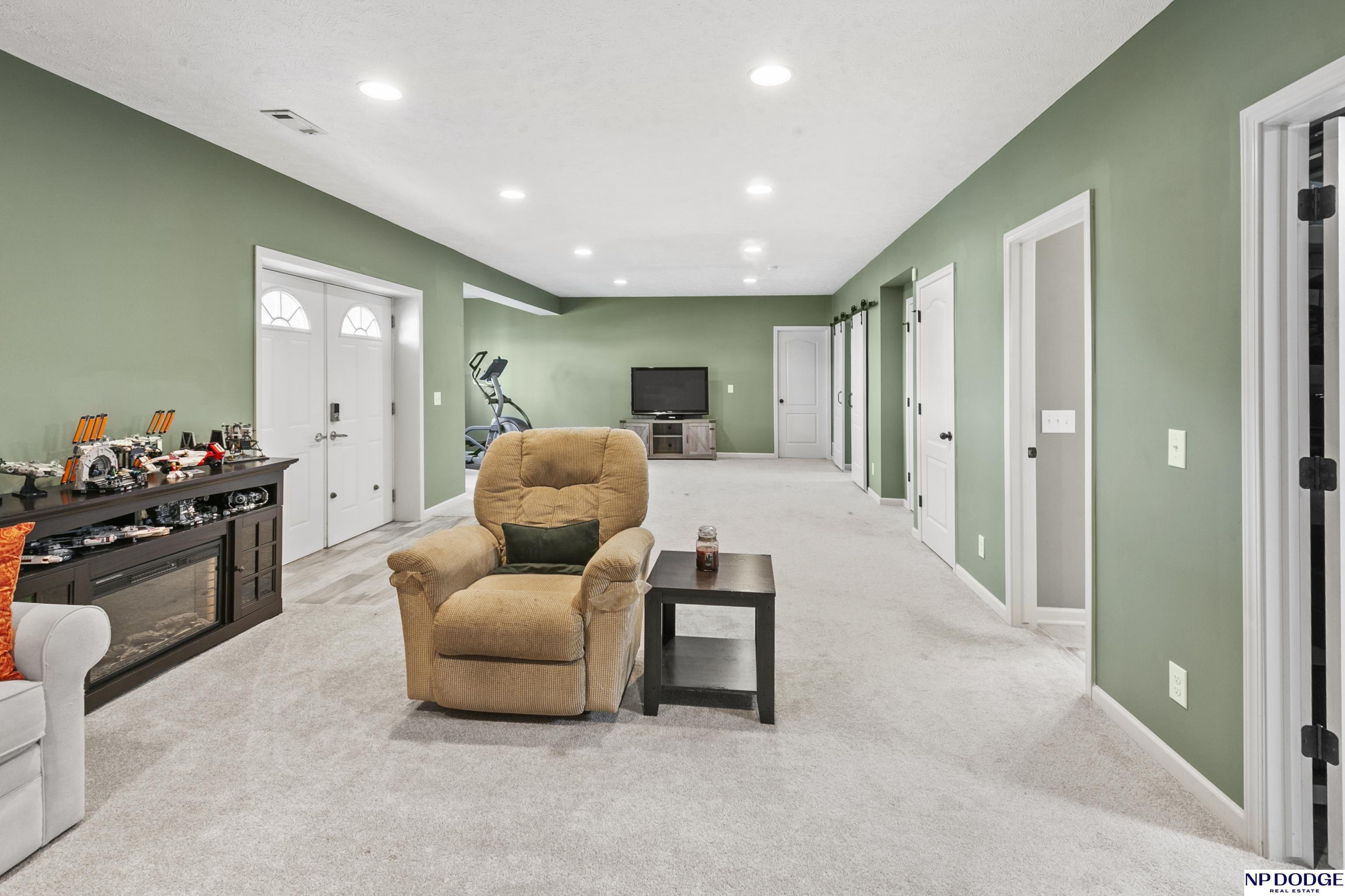 9823 Rosewater Parkway, Bennington, Nebraska image 34