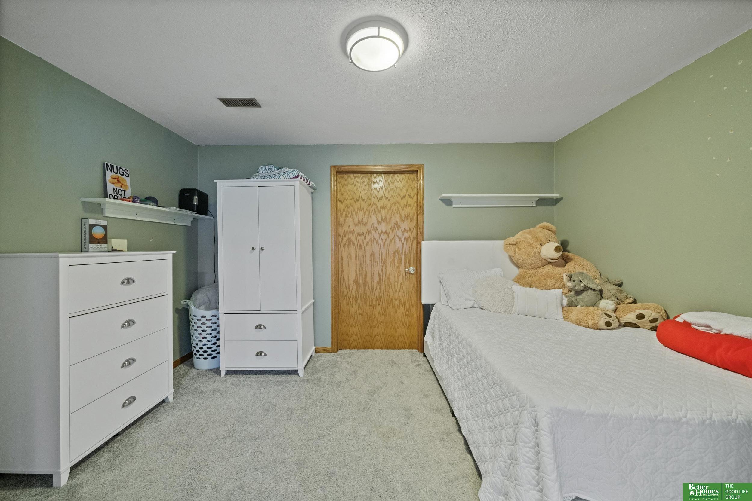 380 Chestnut Street, Springfield, Nebraska image 4