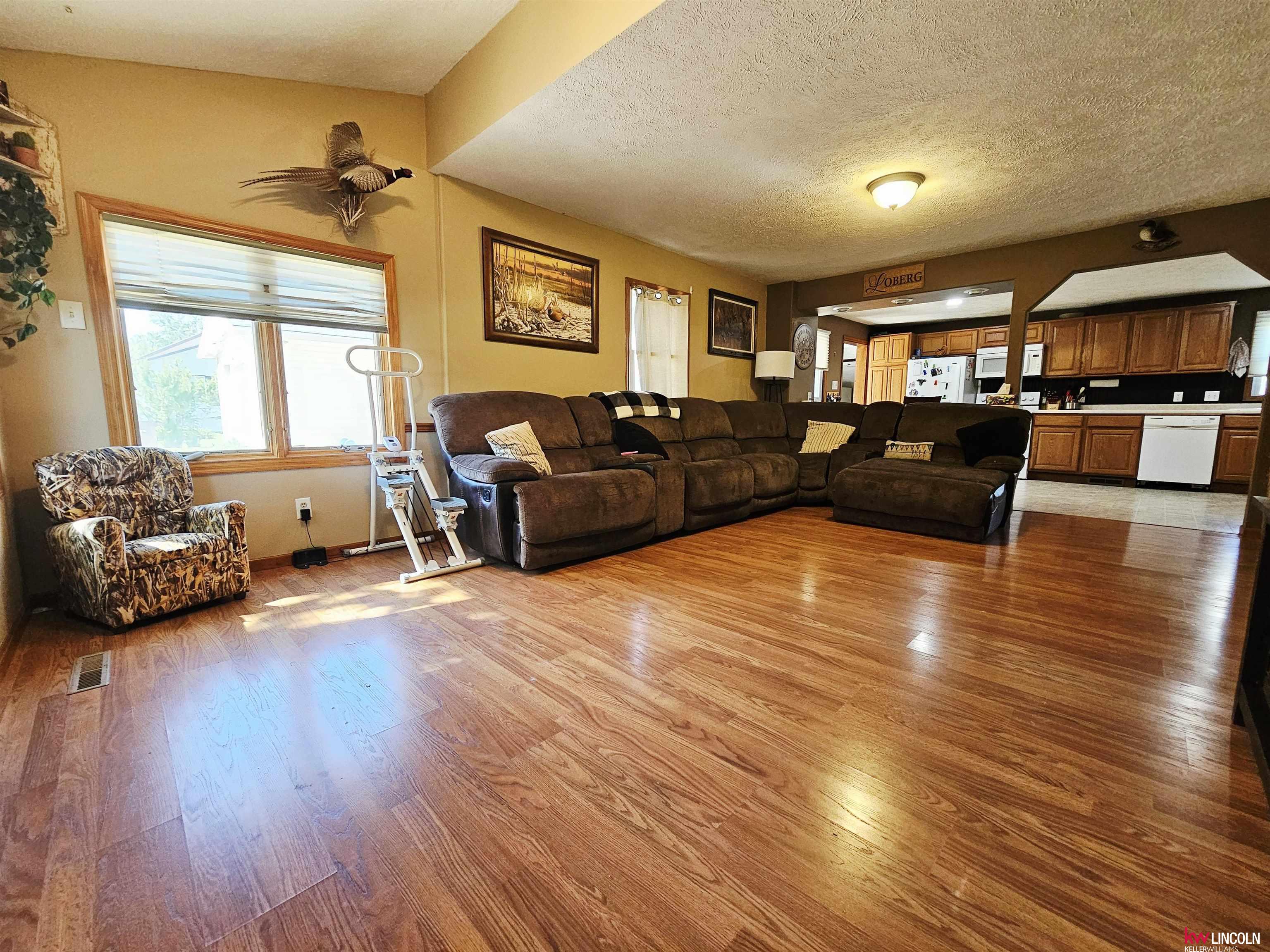 208 S Martin Avenue, Clay Center, Nebraska image 2