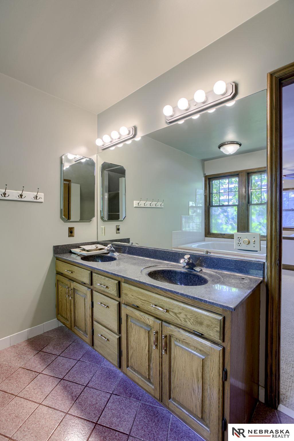 1519 N Happy Hollow Boulevard, Omaha, Nebraska image 19