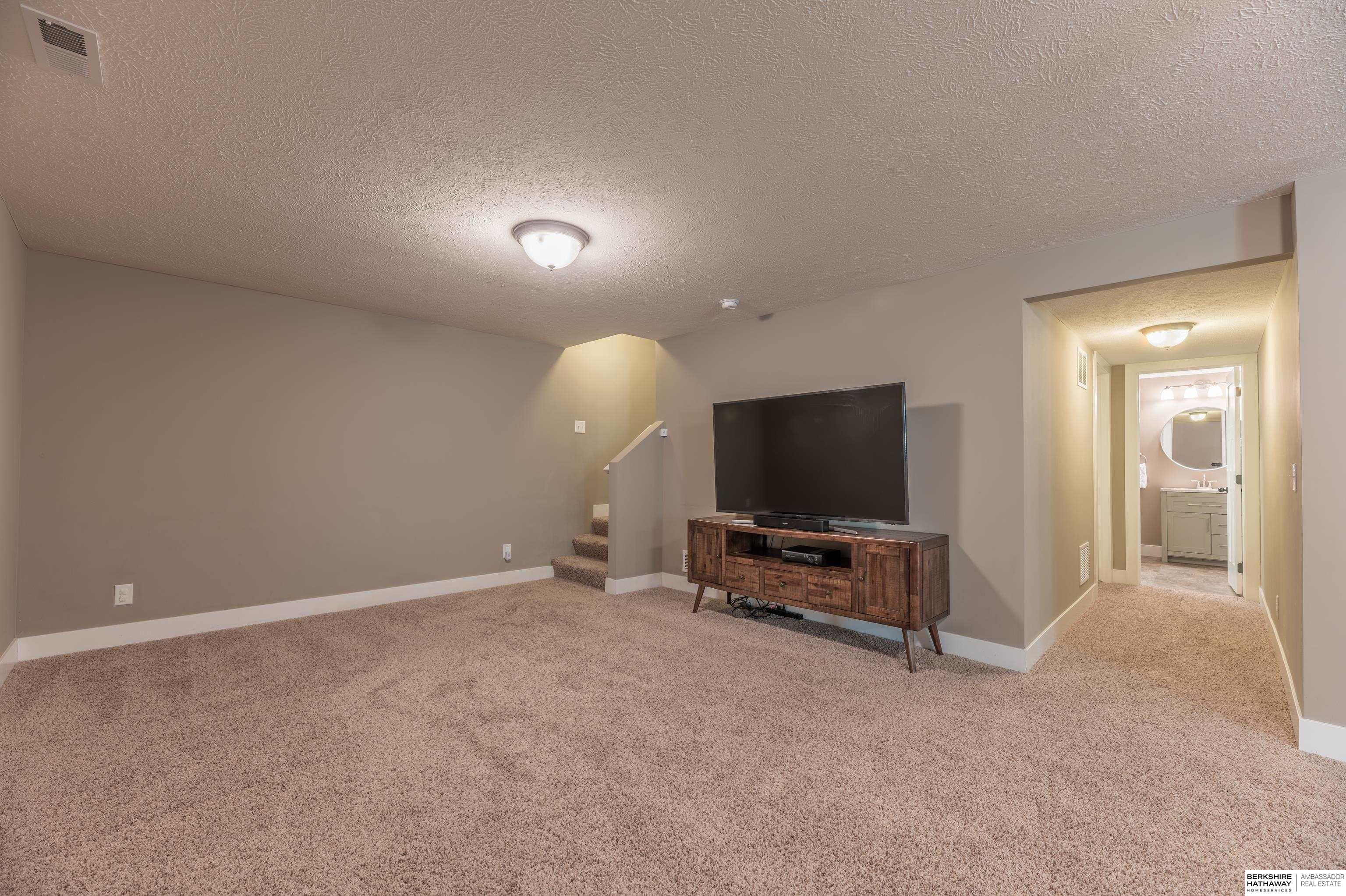 7031 S 184th Street, Omaha, Nebraska image 32