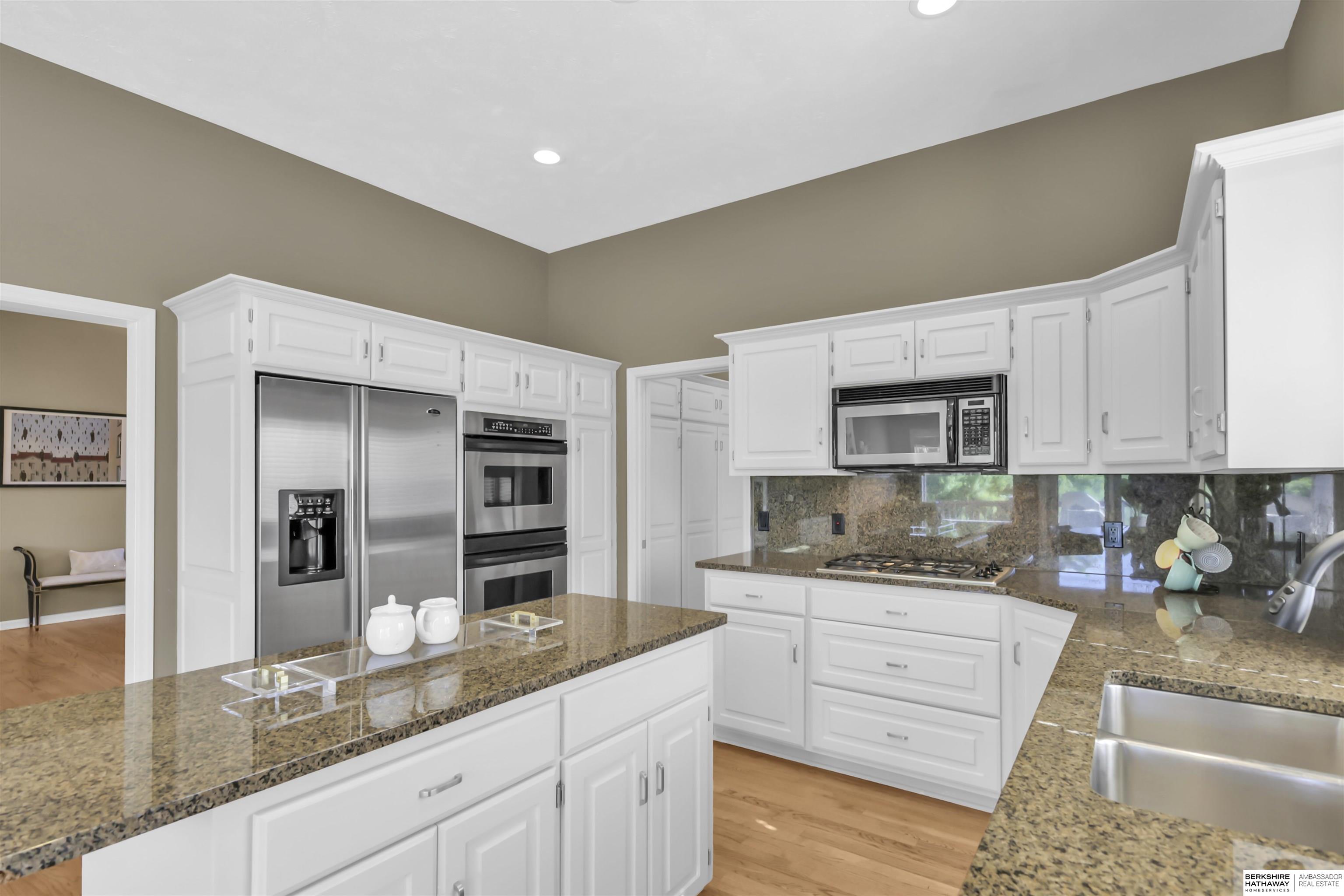14117 Eagle Run Drive, Omaha, Nebraska image 17