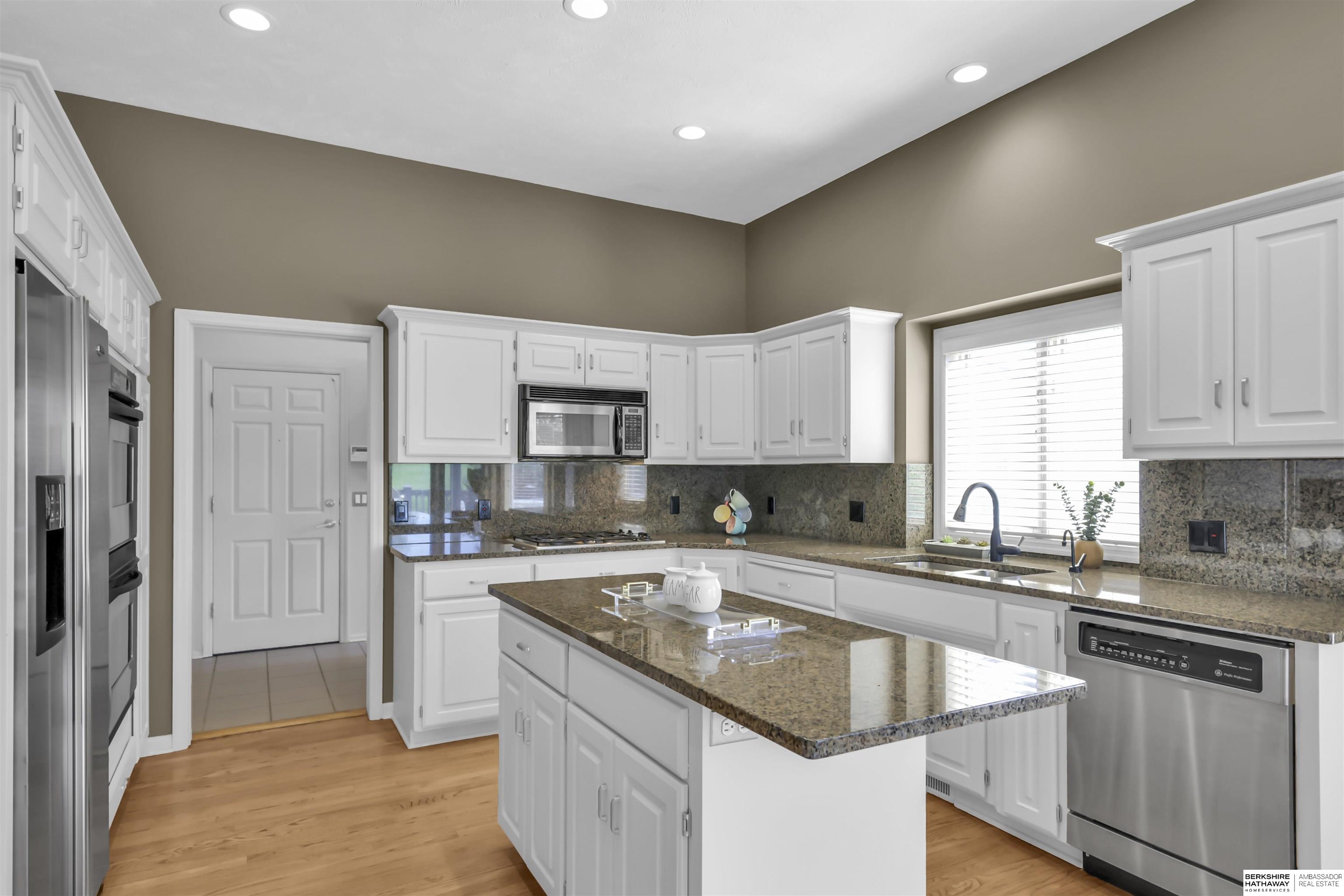 14117 Eagle Run Drive, Omaha, Nebraska image 18