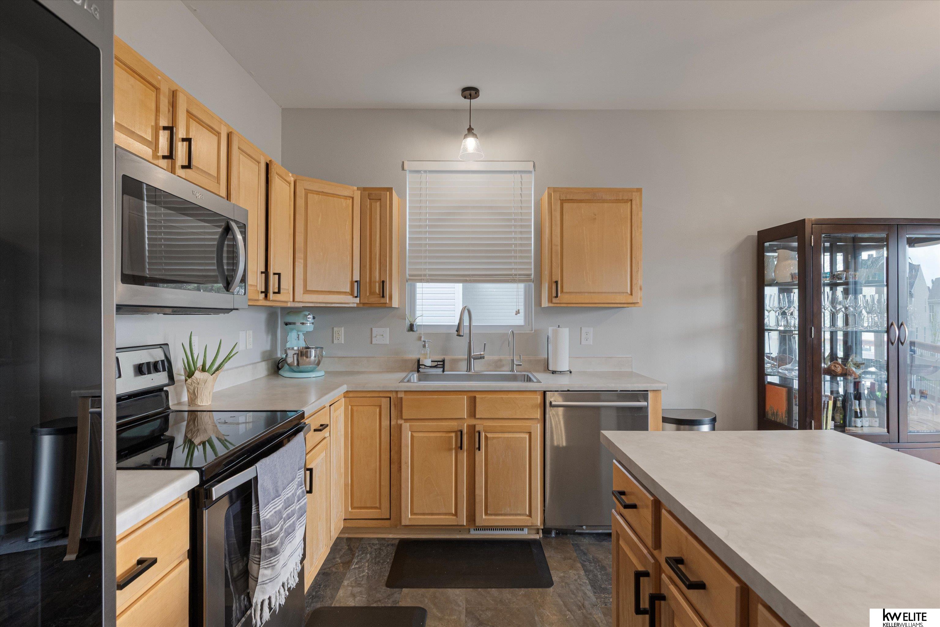 809 Stony Point Drive, Papillion, Nebraska image 11