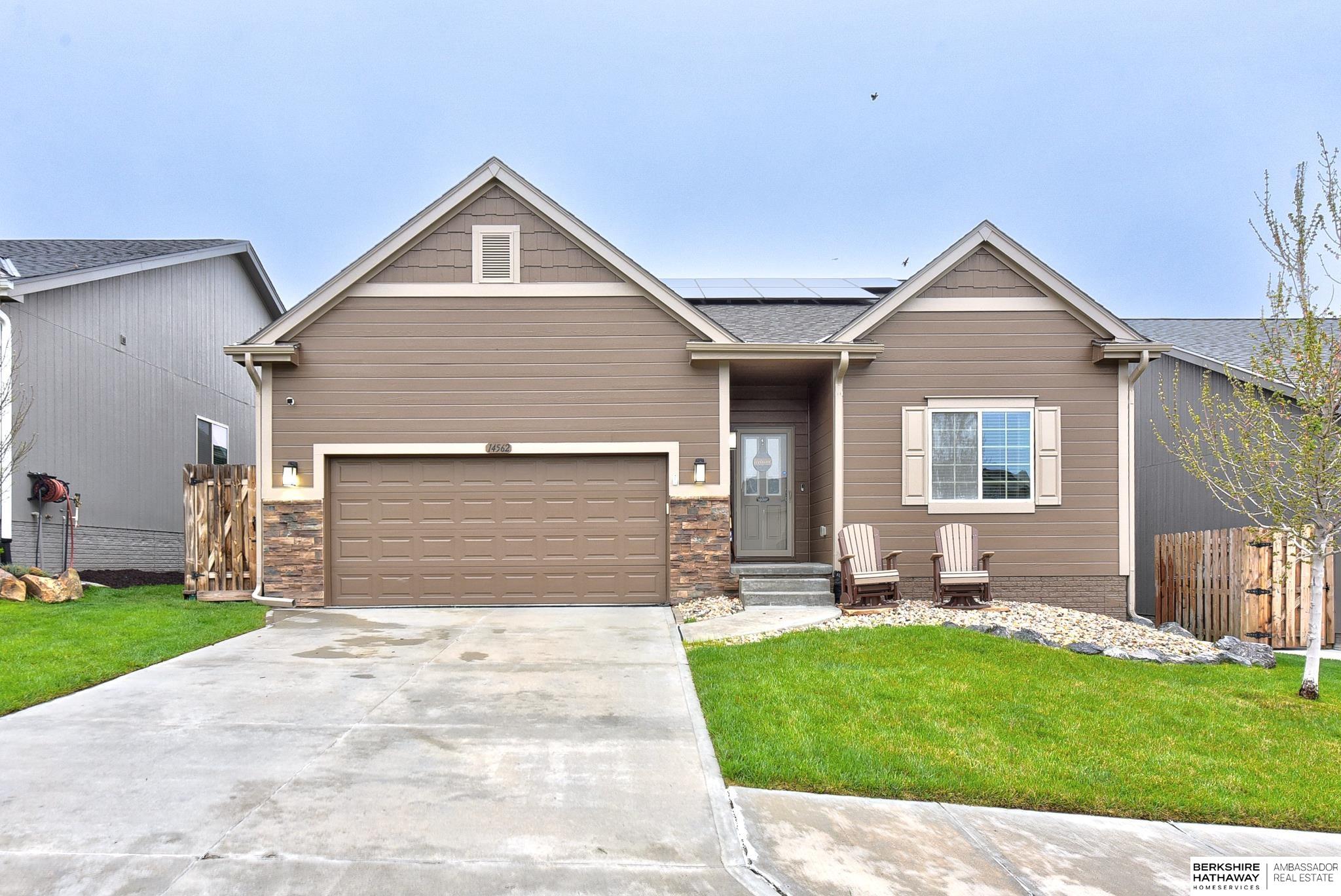 14562 Potter Circle, Bennington, Nebraska image 1