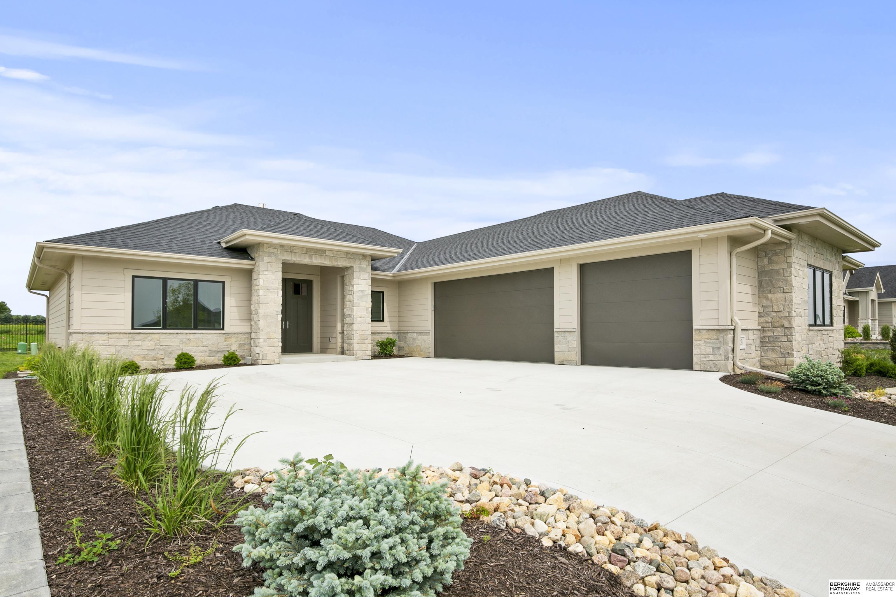 3012 S 209th Court, Omaha, Nebraska image 3