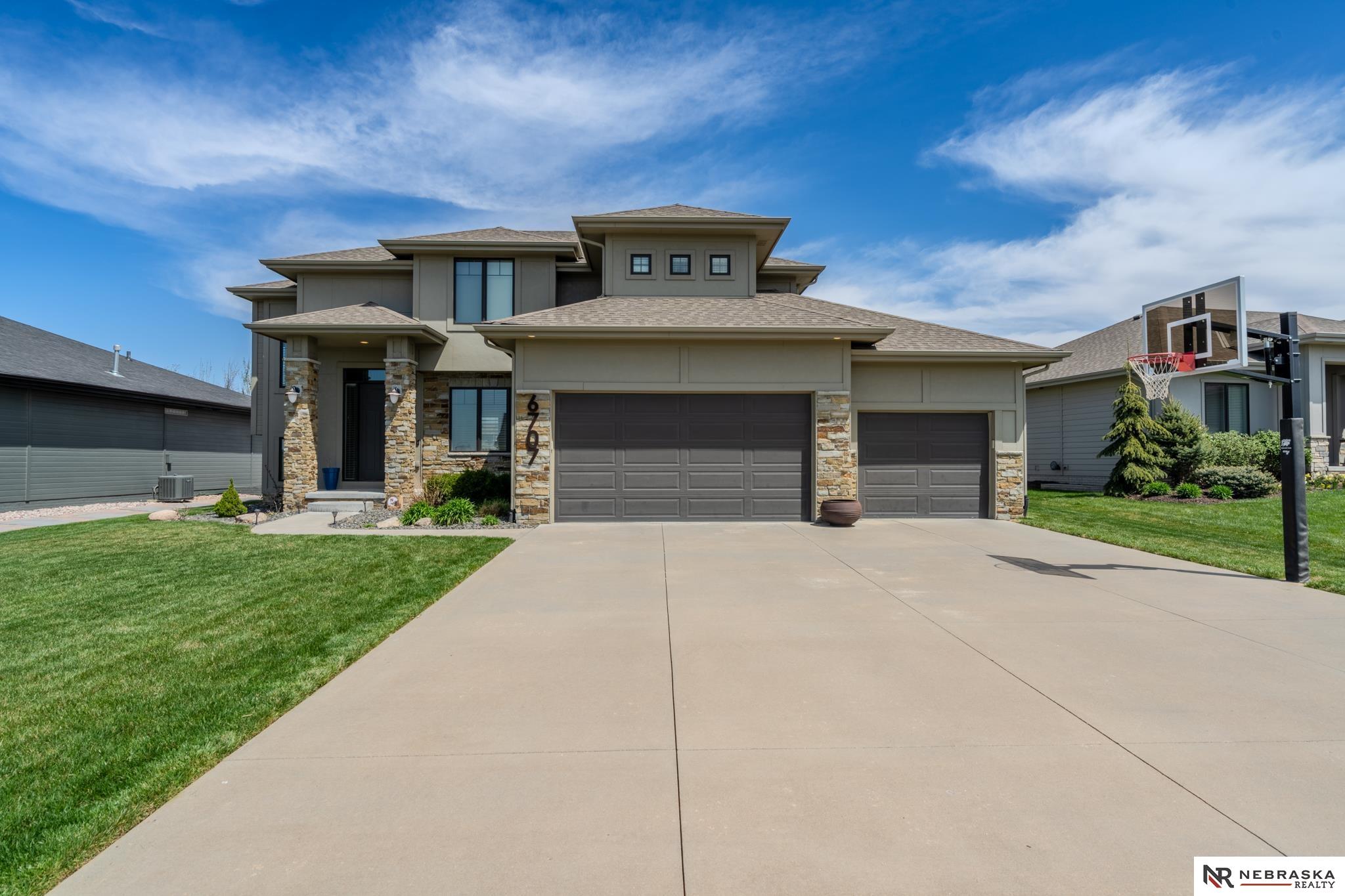 6707 S 209th Street, Omaha