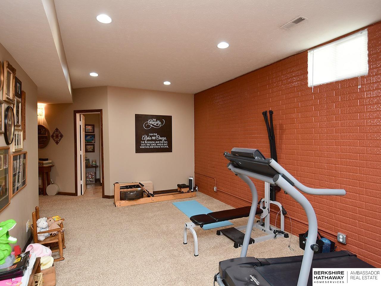 17207 Hickory Plaza, Omaha, Nebraska image 30