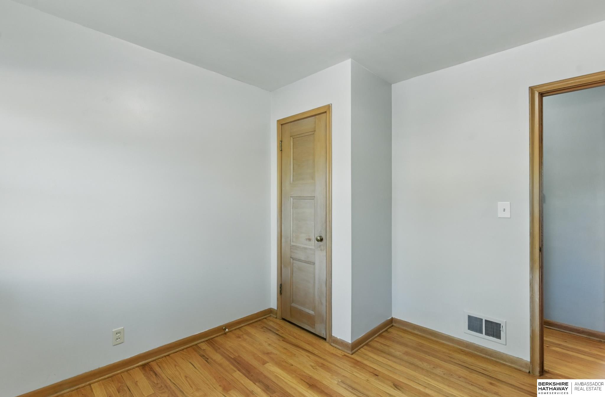 6913 Seward Street, Omaha, Nebraska image 17