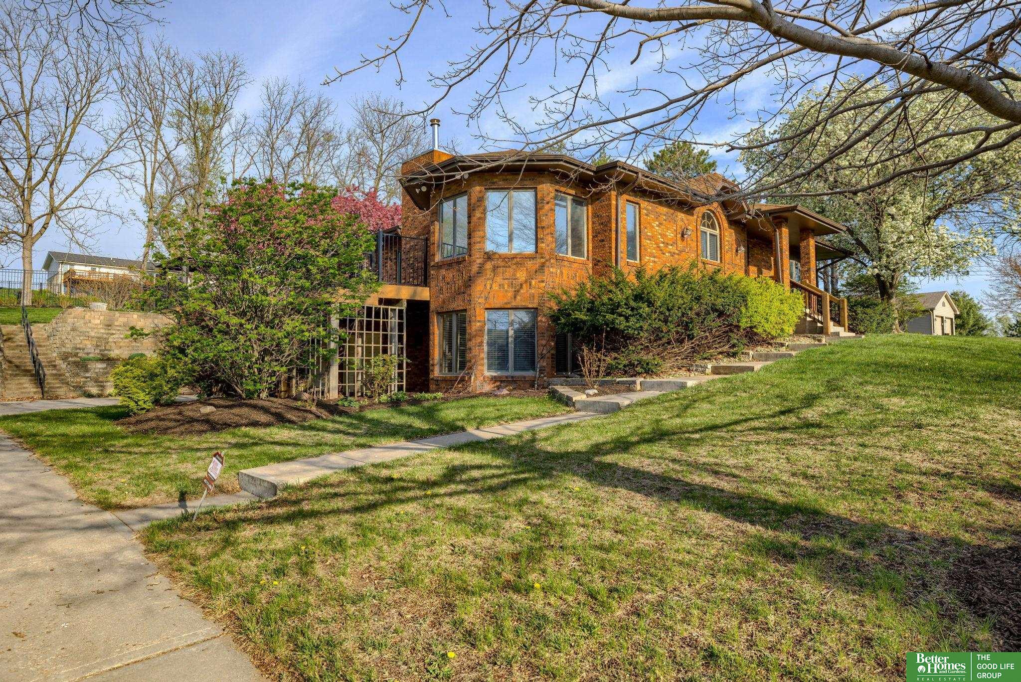 9404 Valaretta Drive, Gretna, Nebraska image 2