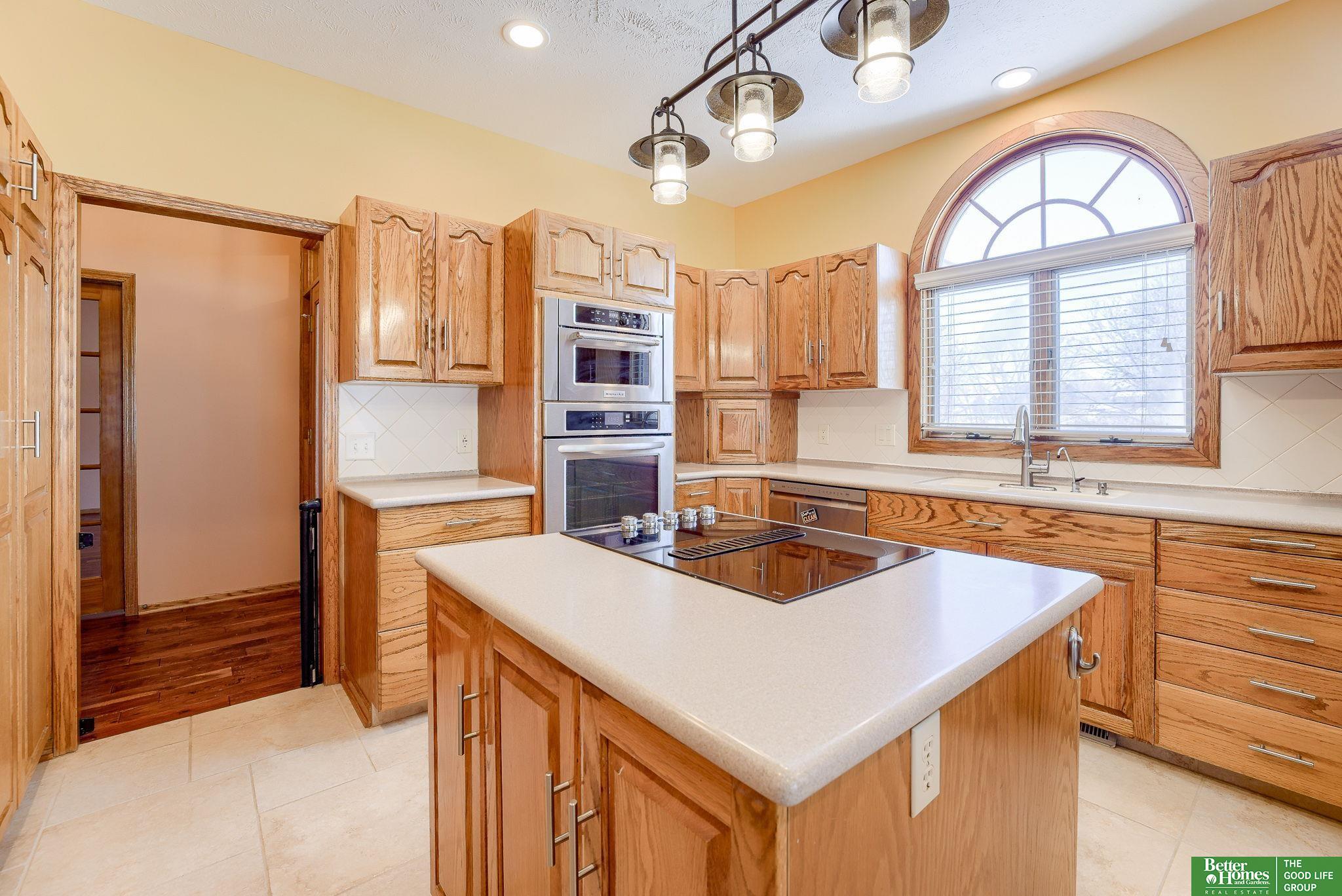 9404 Valaretta Drive, Gretna, Nebraska image 17
