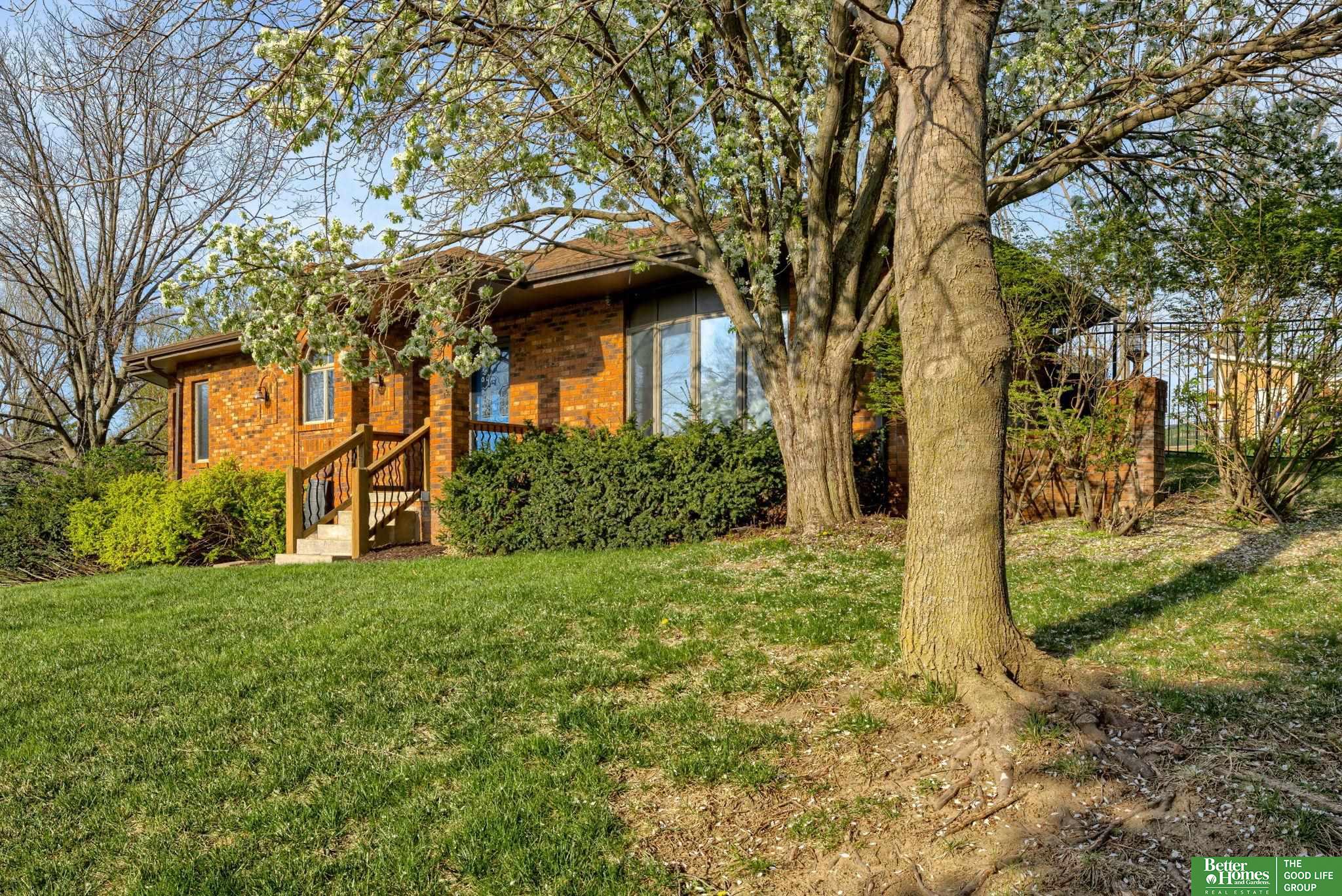 9404 Valaretta Drive, Gretna, Nebraska image 3