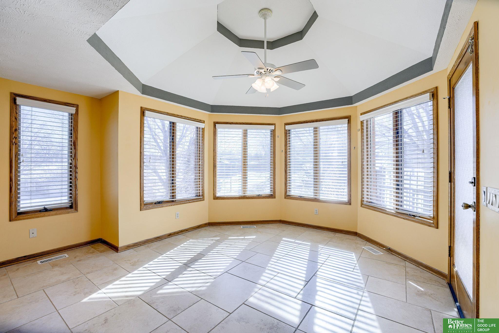 9404 Valaretta Drive, Gretna, Nebraska image 22