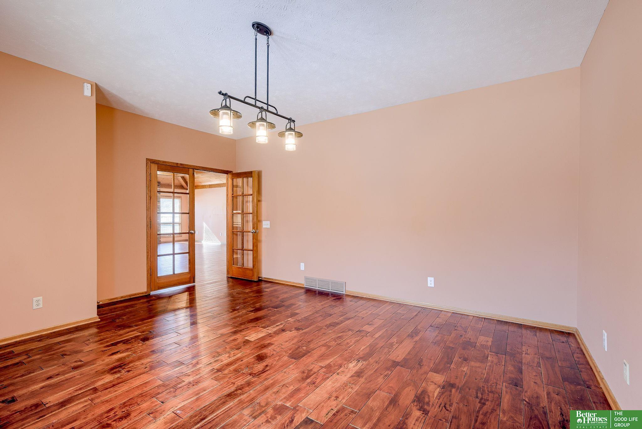 9404 Valaretta Drive, Gretna, Nebraska image 26