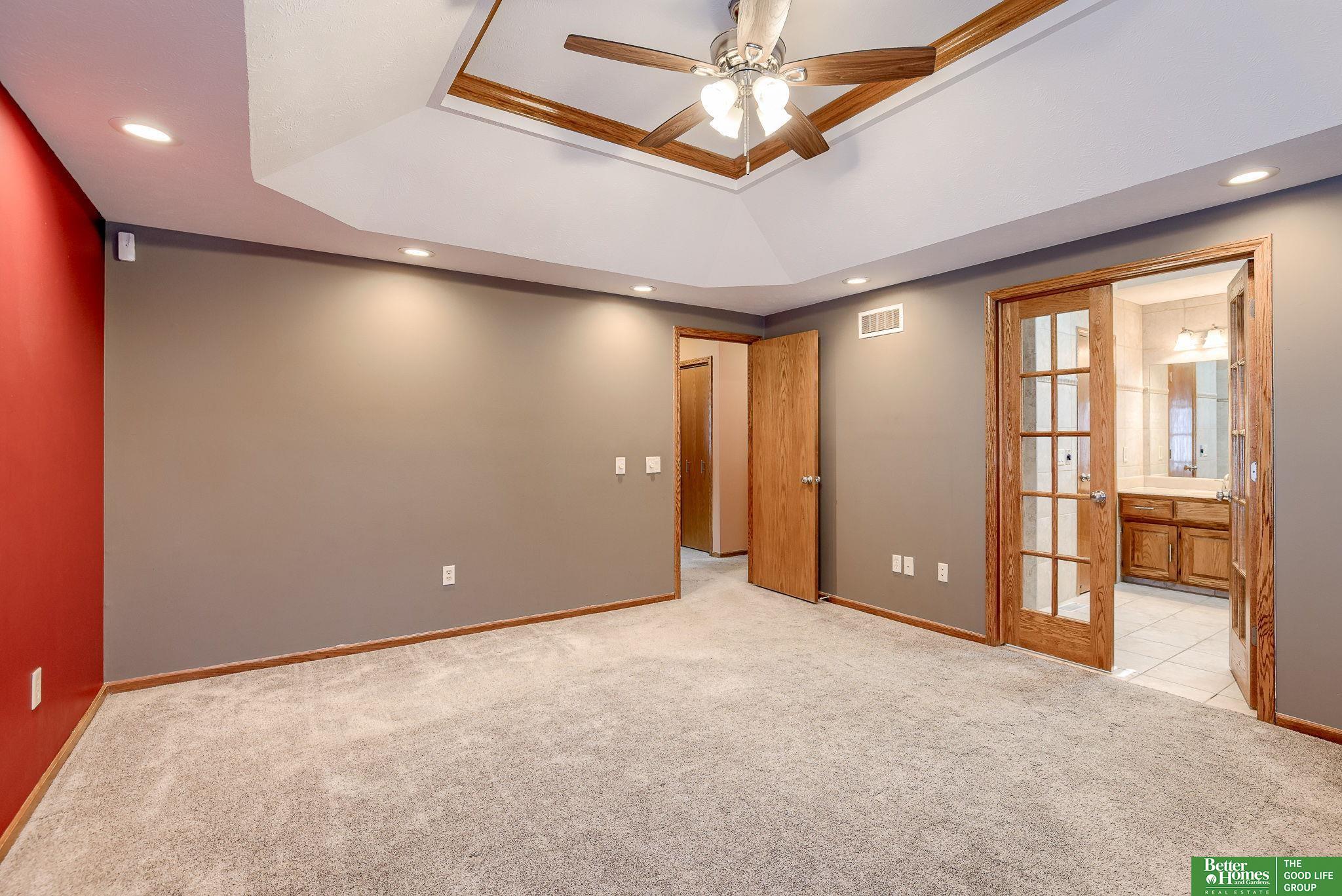9404 Valaretta Drive, Gretna, Nebraska image 31