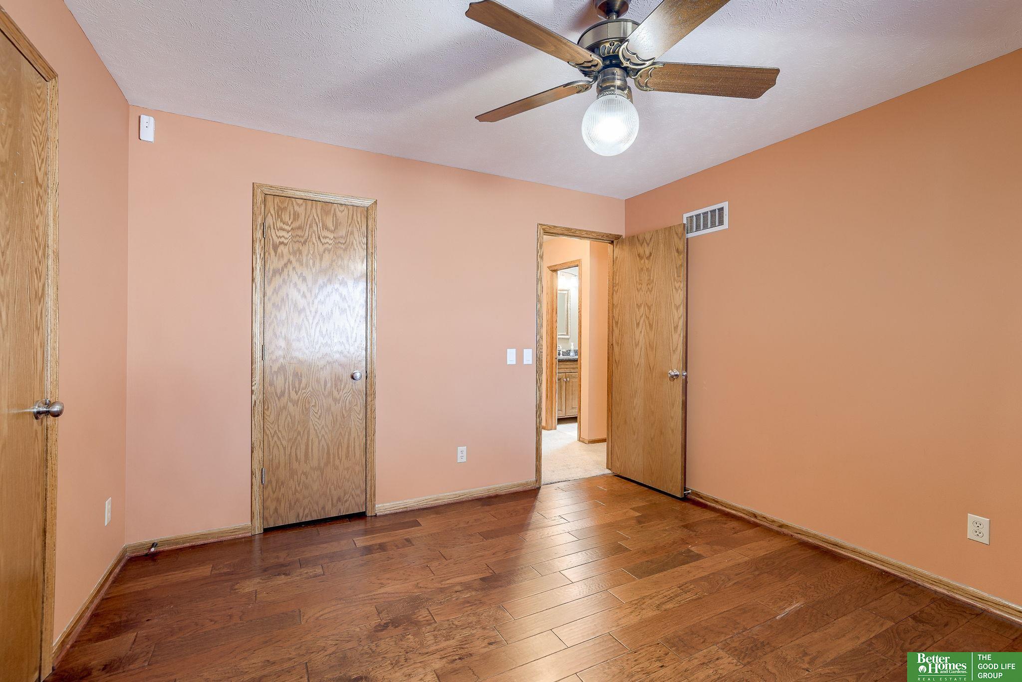 9404 Valaretta Drive, Gretna, Nebraska image 34
