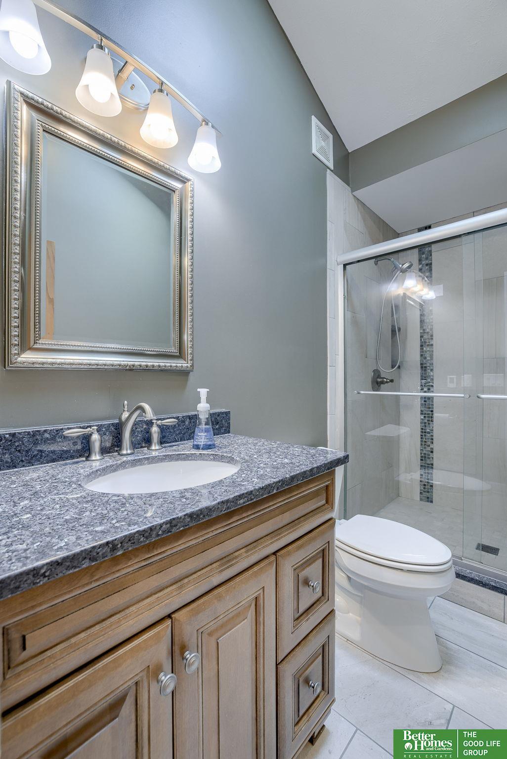 9404 Valaretta Drive, Gretna, Nebraska image 35