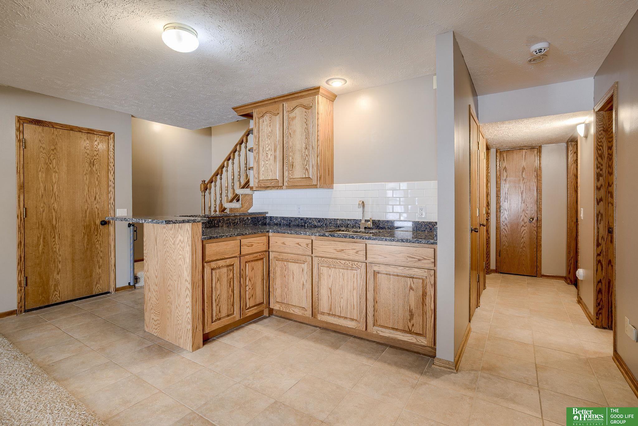 9404 Valaretta Drive, Gretna, Nebraska image 39
