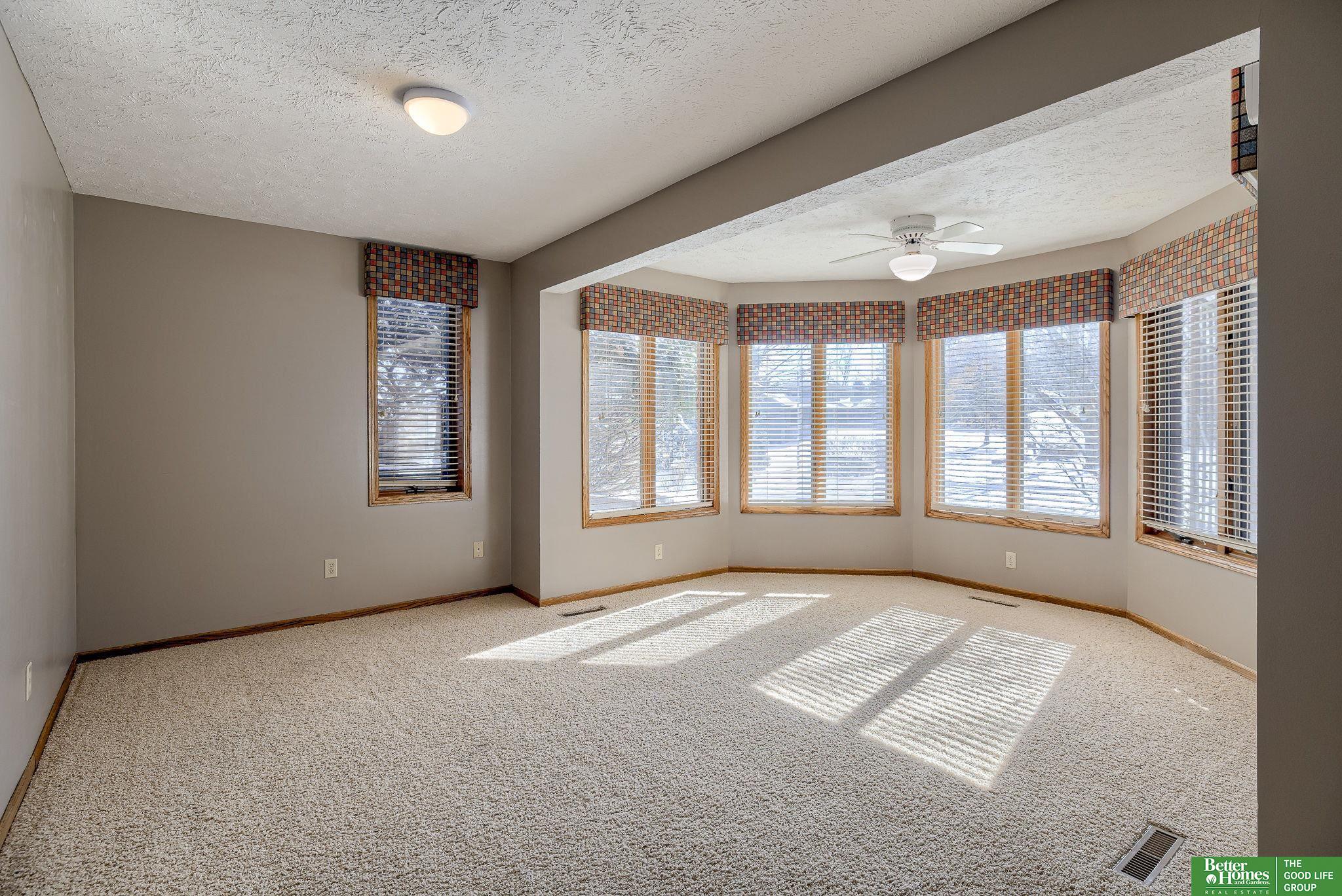 9404 Valaretta Drive, Gretna, Nebraska image 43