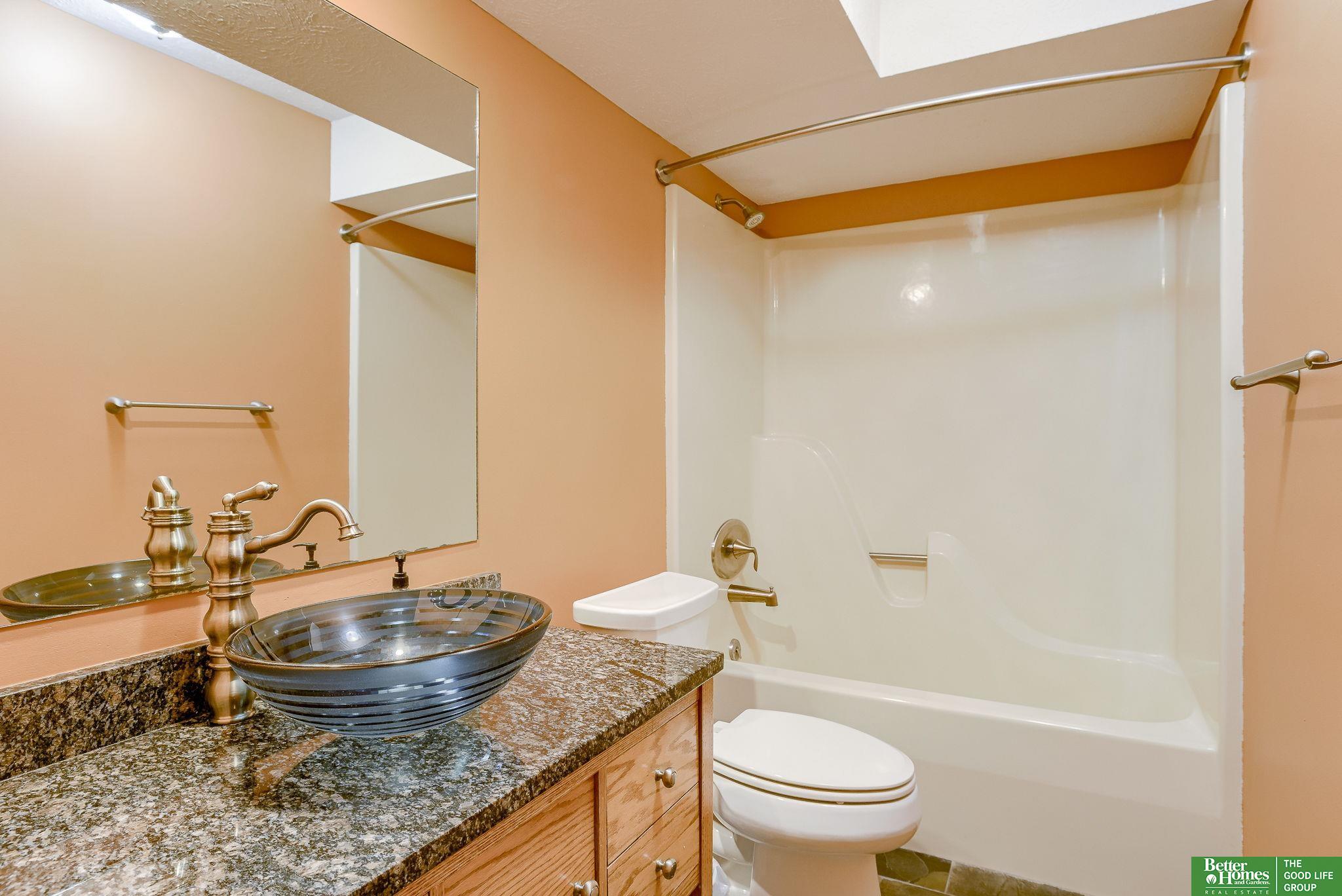 9404 Valaretta Drive, Gretna, Nebraska image 47