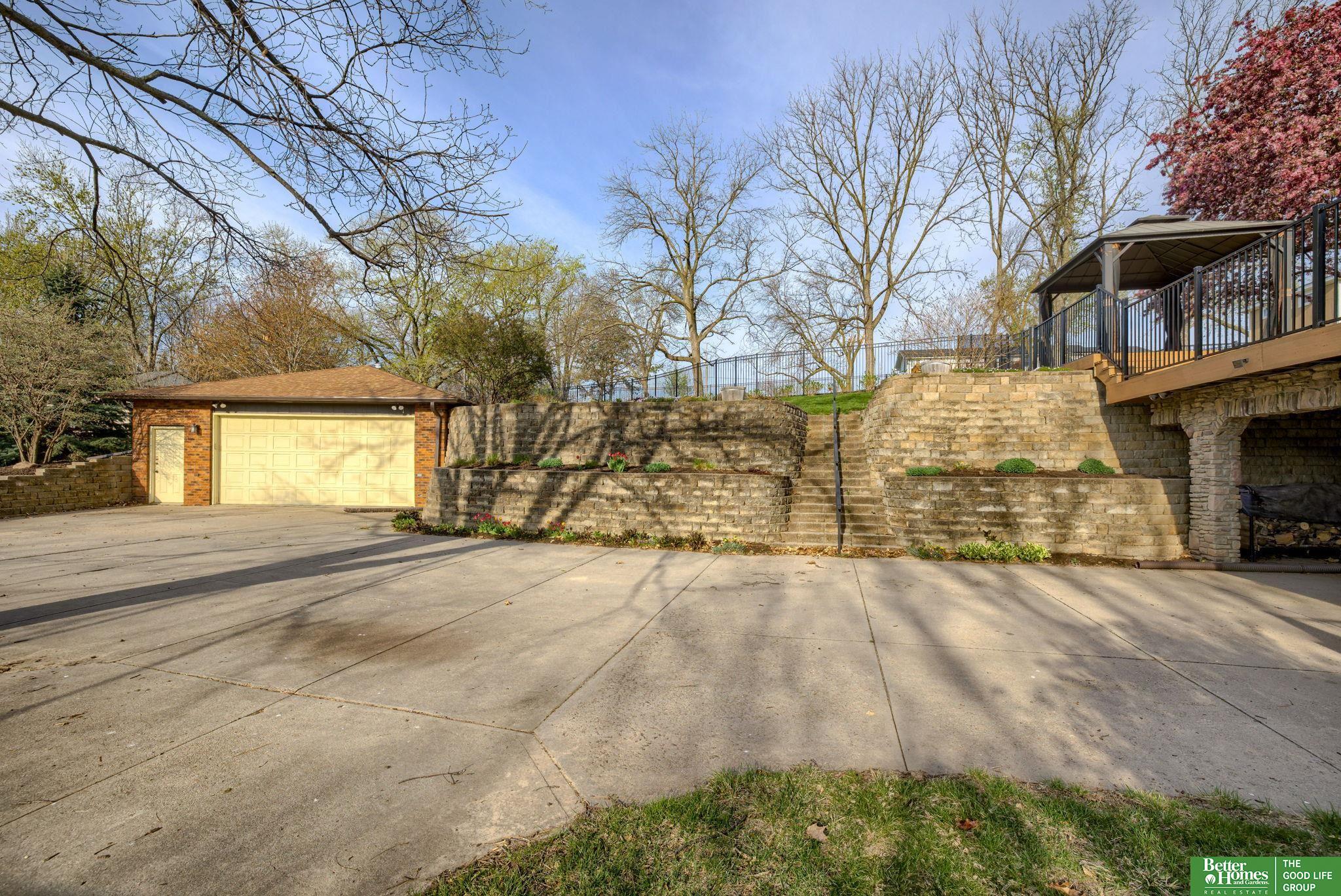 9404 Valaretta Drive, Gretna, Nebraska image 6